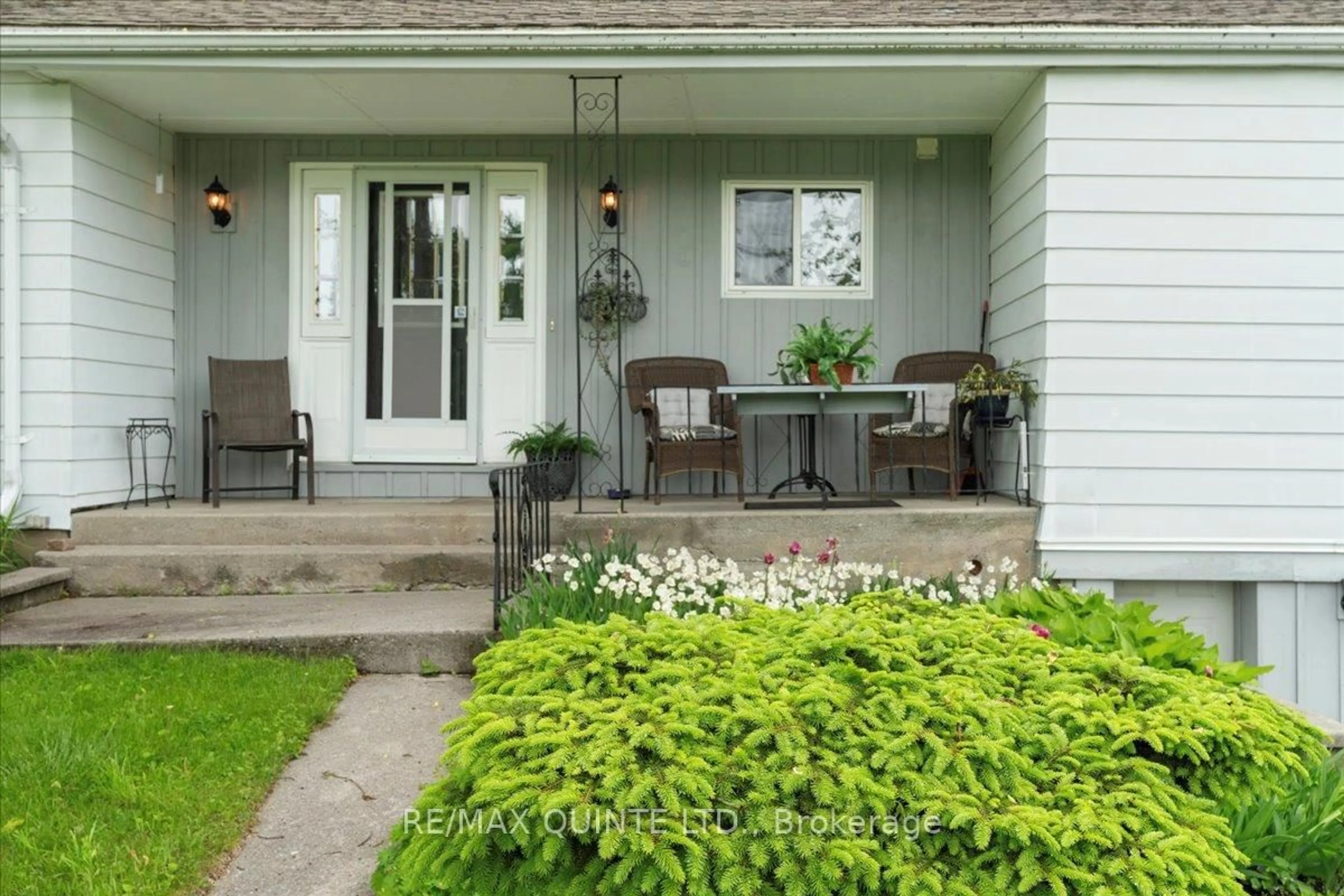 Unknown for 404 Bridge St, Belleville Ontario K8N 4Z2