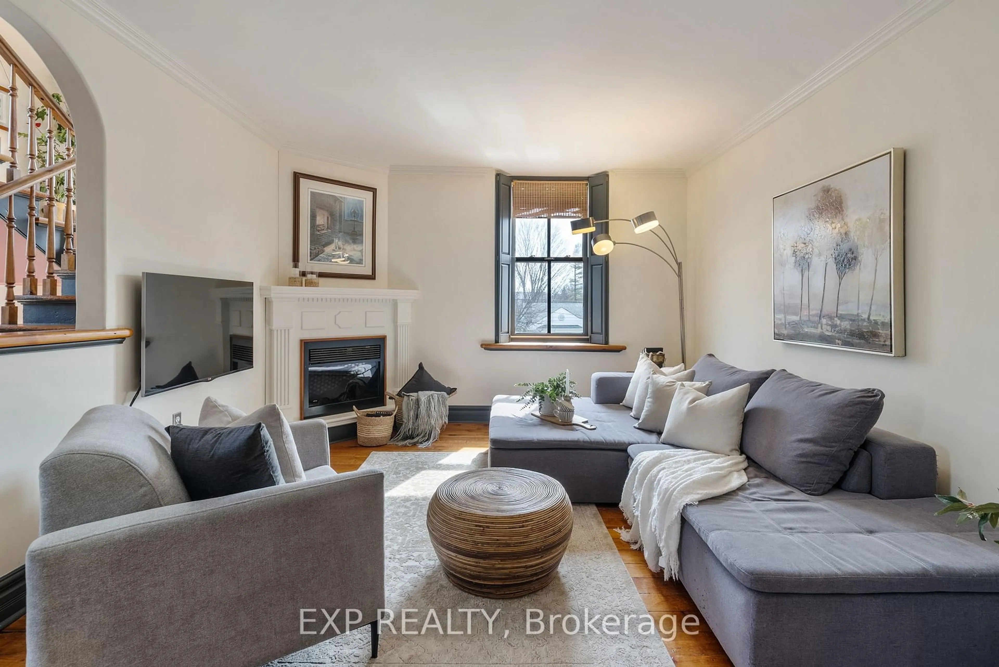 Living room with furniture, unknown for 18 Chapel St #2, Cobourg Ontario K9A 1H9
