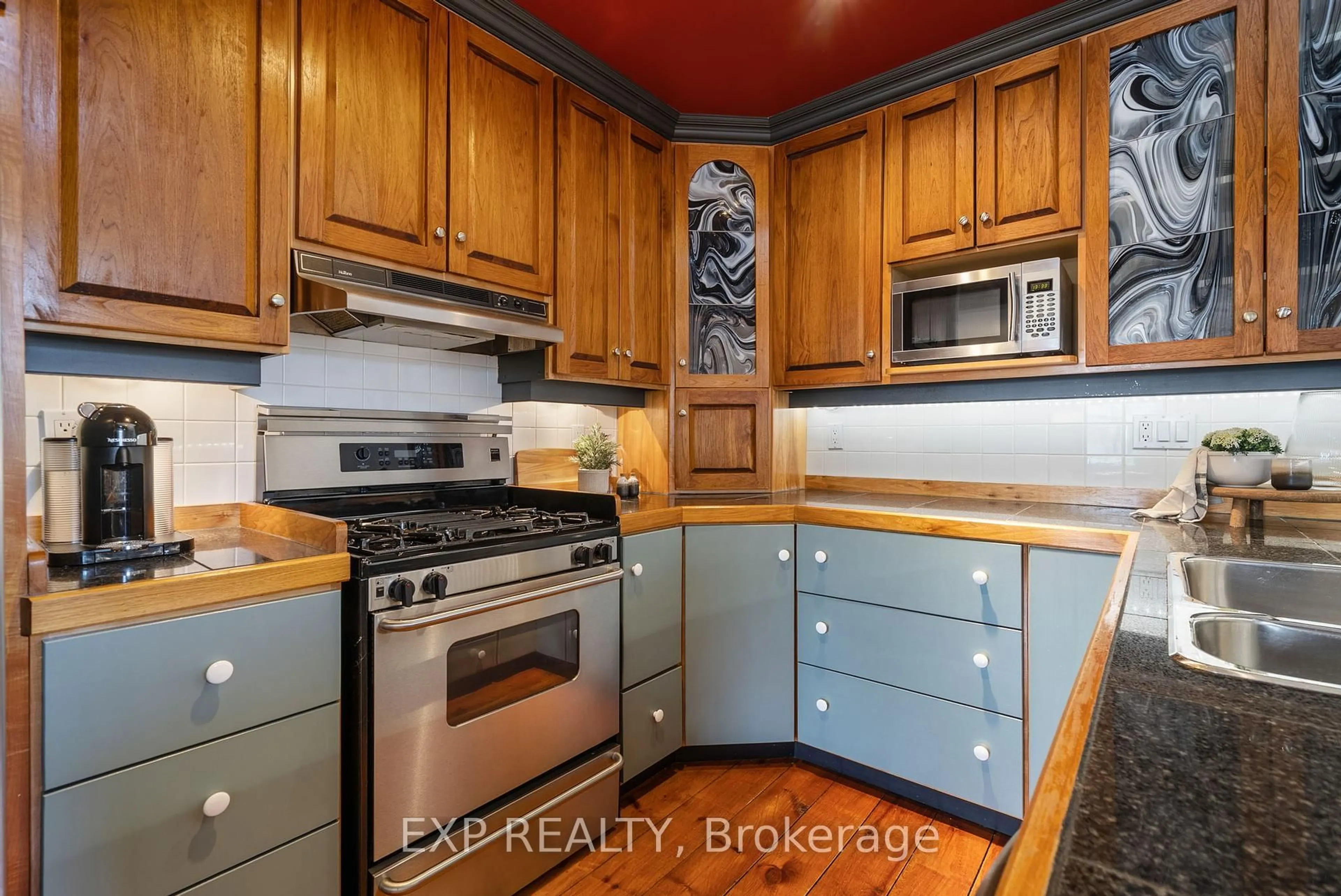 Standard kitchen, unknown for 18 Chapel St #2, Cobourg Ontario K9A 1H9