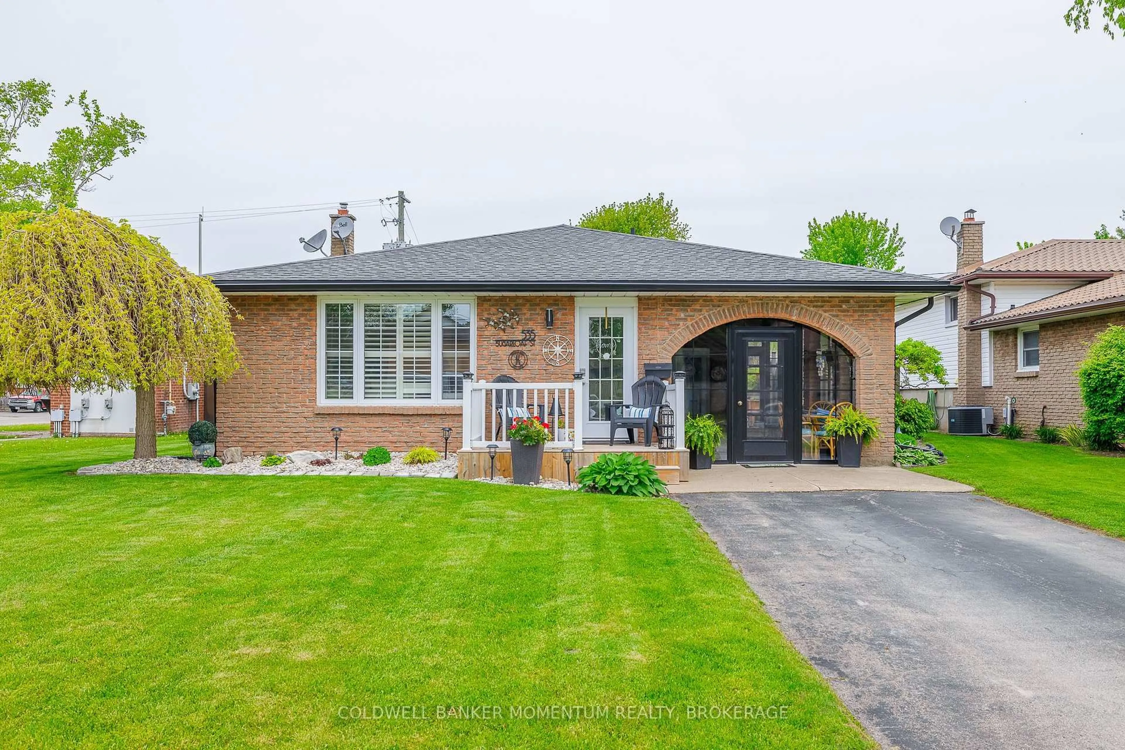 Home with brick exterior material, street for 535 Sugarloaf St, Port Colborne Ontario L3K 2P9