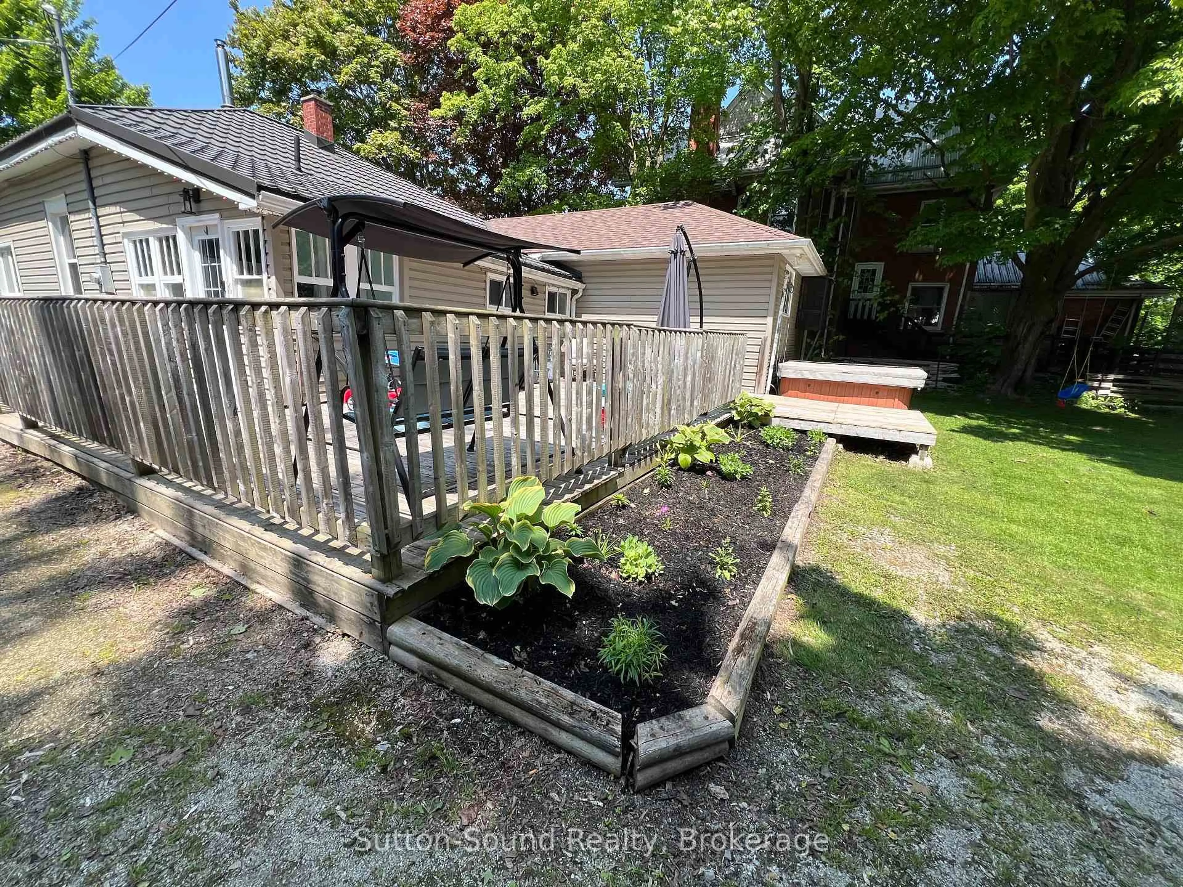 A pic from outside/outdoor area/front of a property/back of a property/a pic from drone, street for 31 Yonge St, Arran-Elderslie Ontario N0H 2N0