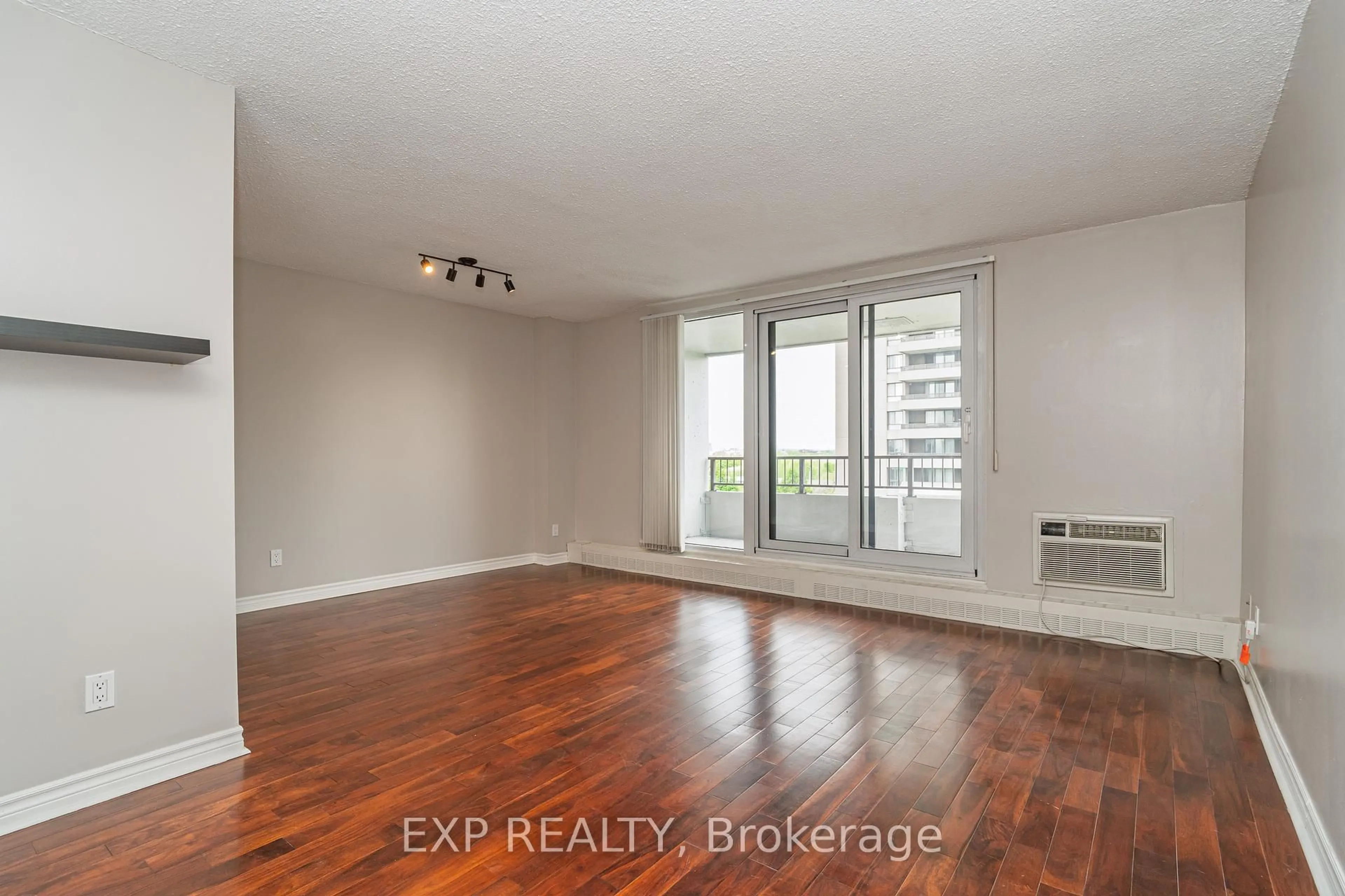 A pic of a room for 1785 Frobisher Lane #809, Ottawa Ontario K1G 3T7