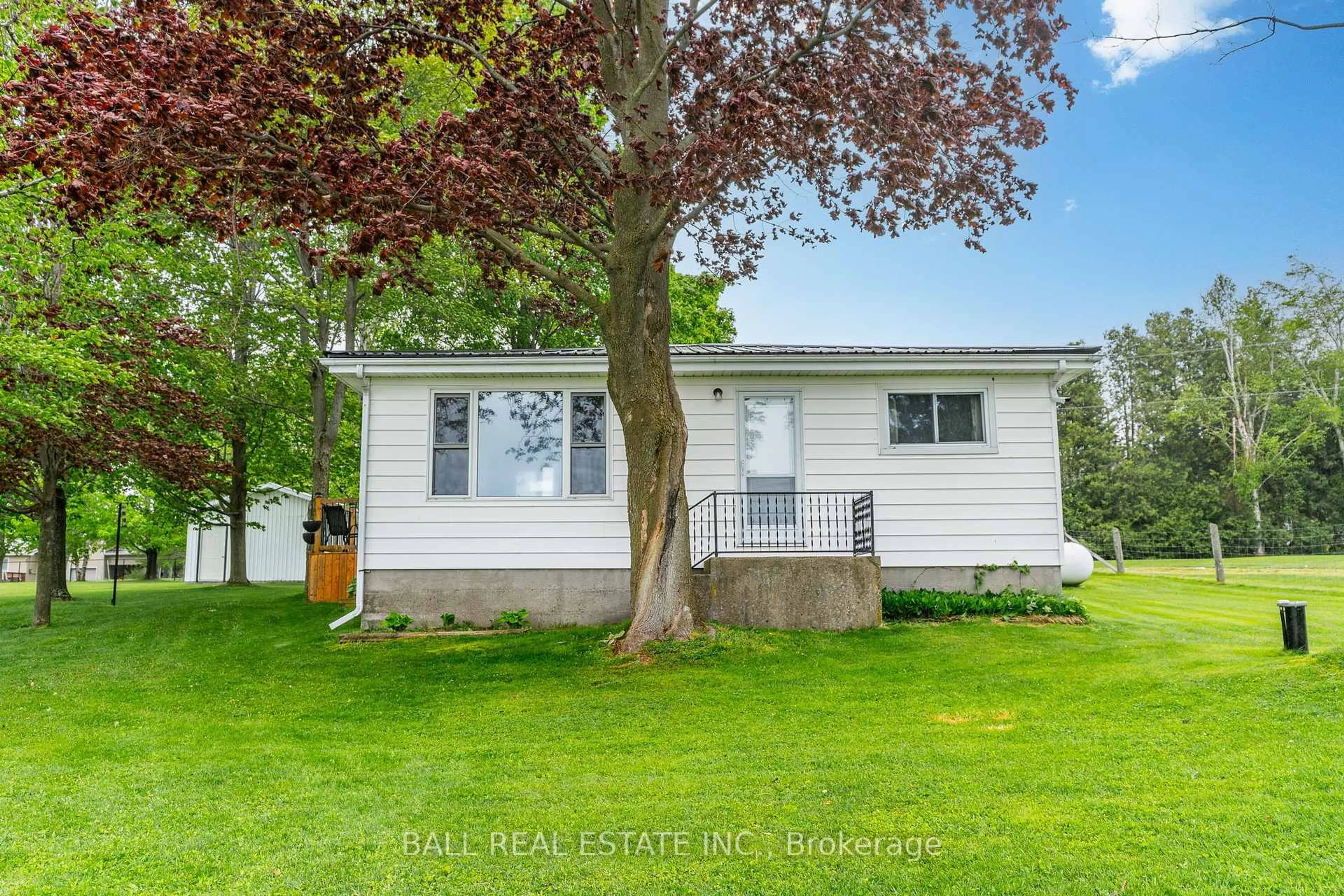 Home with vinyl exterior material, street for 280 Lakeshore Dr, Kawartha Lakes Ontario K0M 1A0
