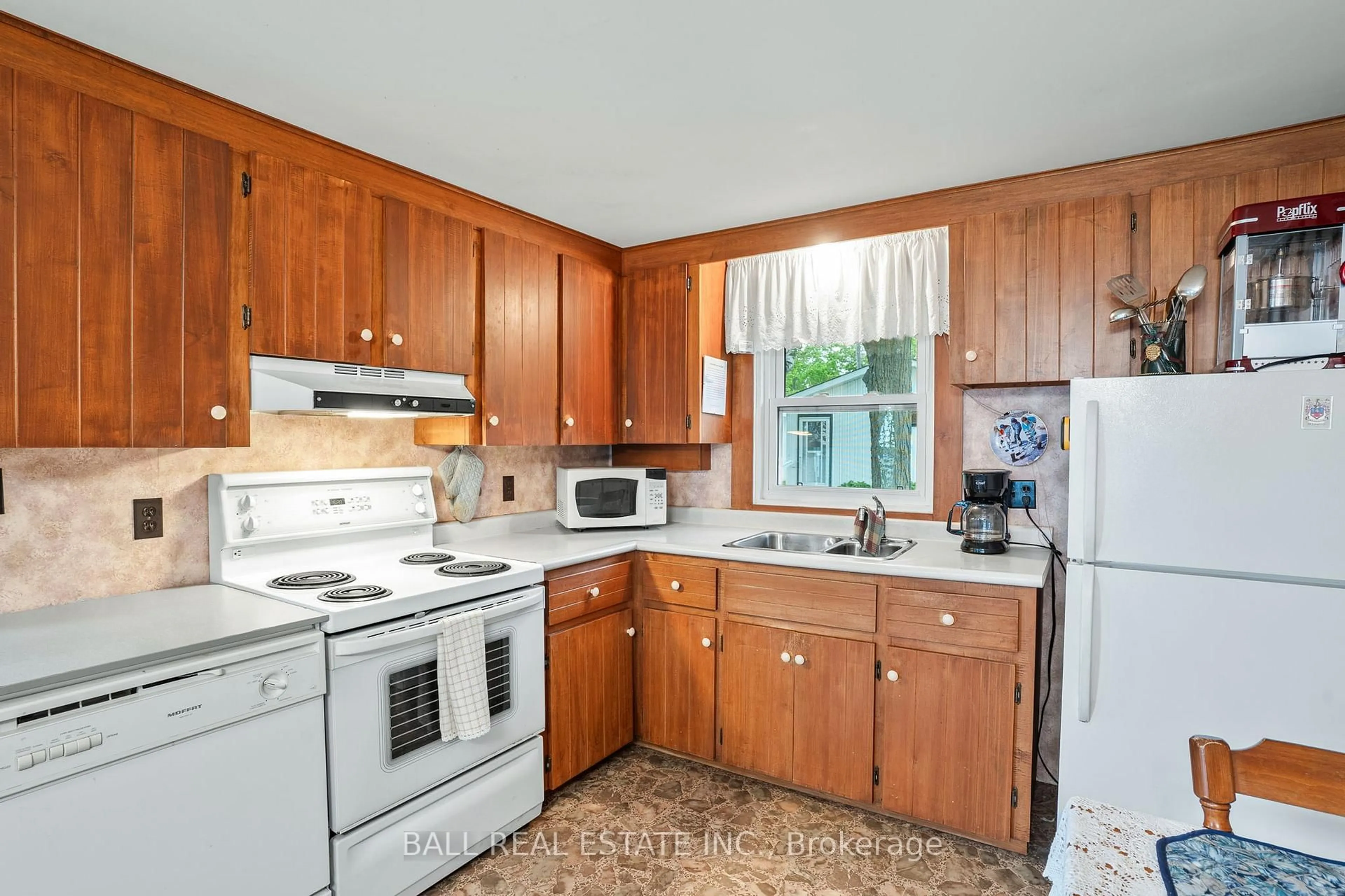 Standard kitchen, unknown for 280 Lakeshore Dr, Kawartha Lakes Ontario K0M 1A0