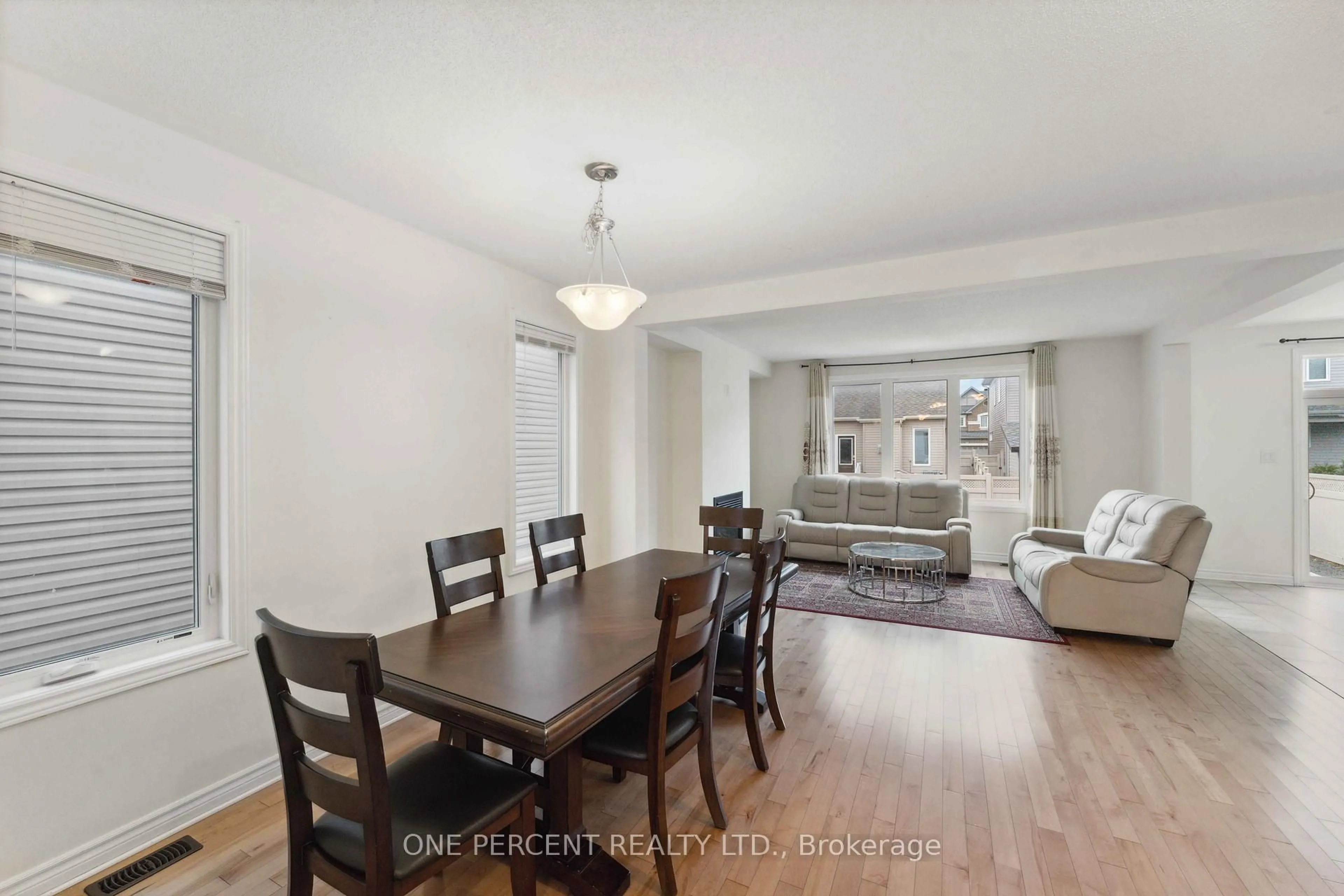 Dining room, wood/laminate floor for 552 Genevriers St, Ottawa Ontario K4A 3W4