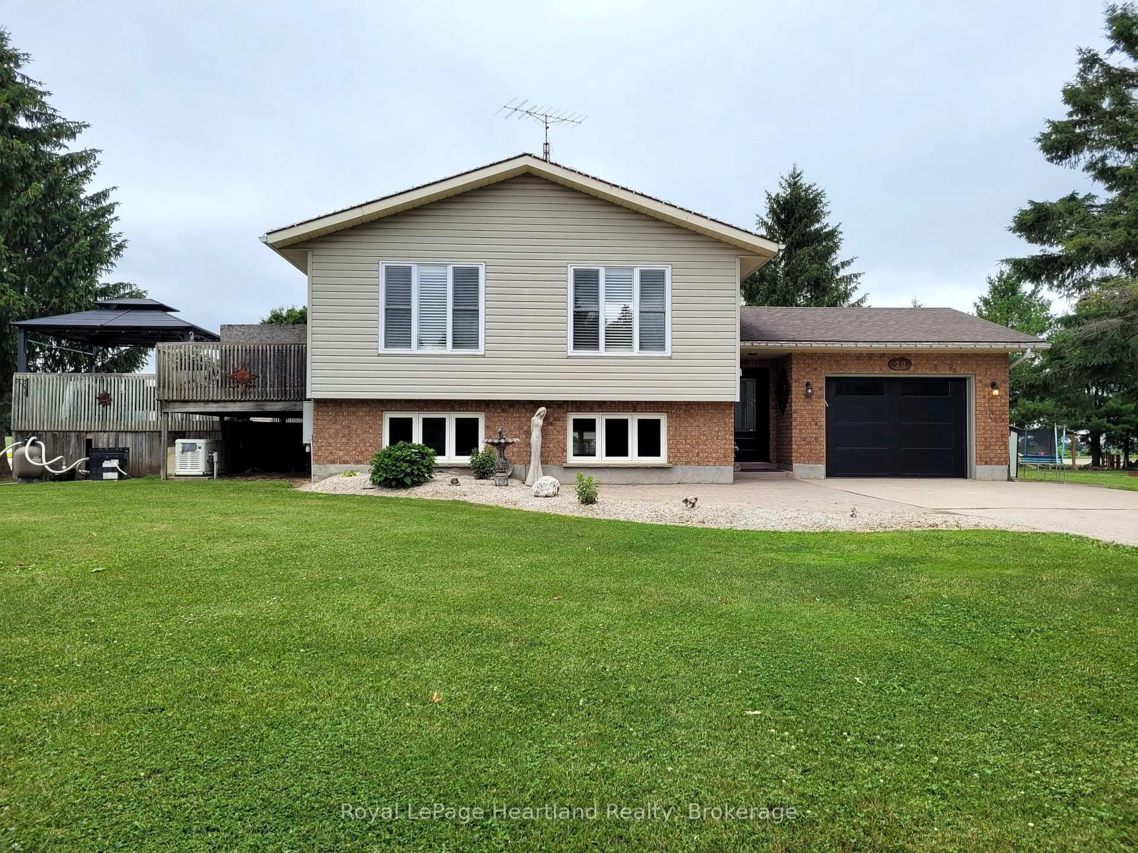 Home with vinyl exterior material, unknown for 20 CRAWFORD St, North Huron Ontario N0G 2W0