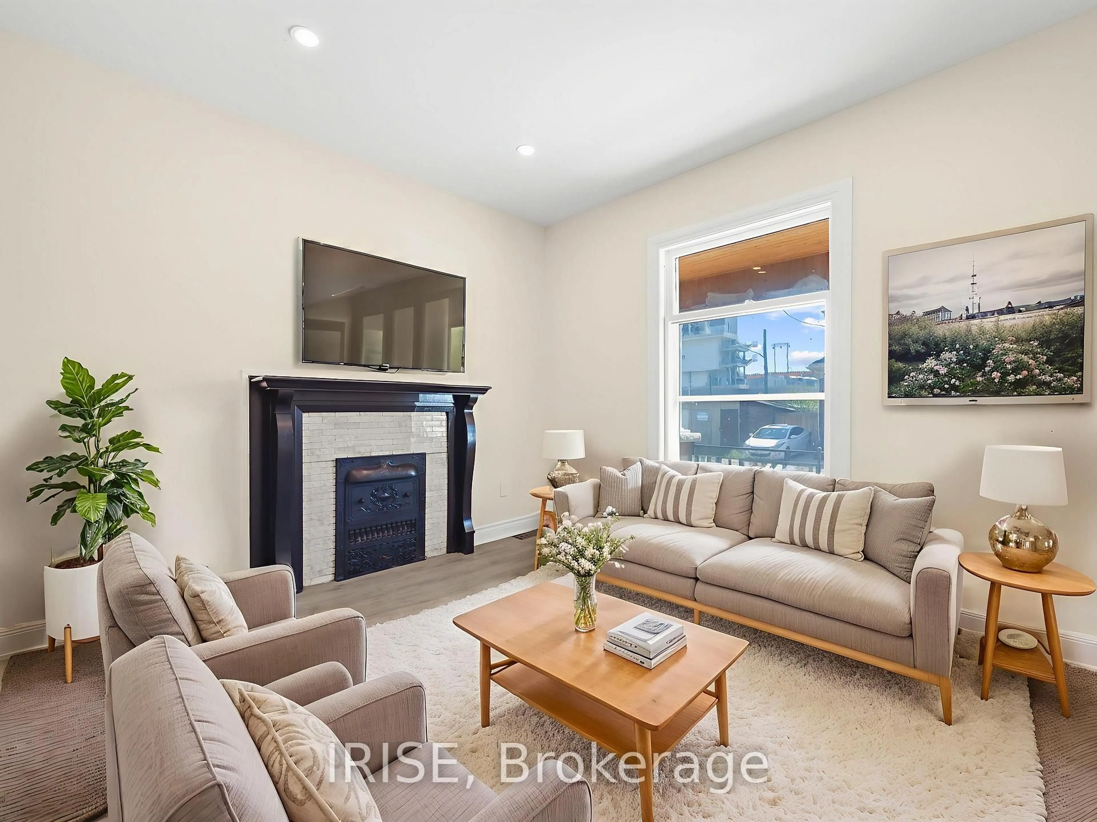 Living room with furniture, unknown for 25 Lottridge St, Hamilton Ontario L8L 6T7
