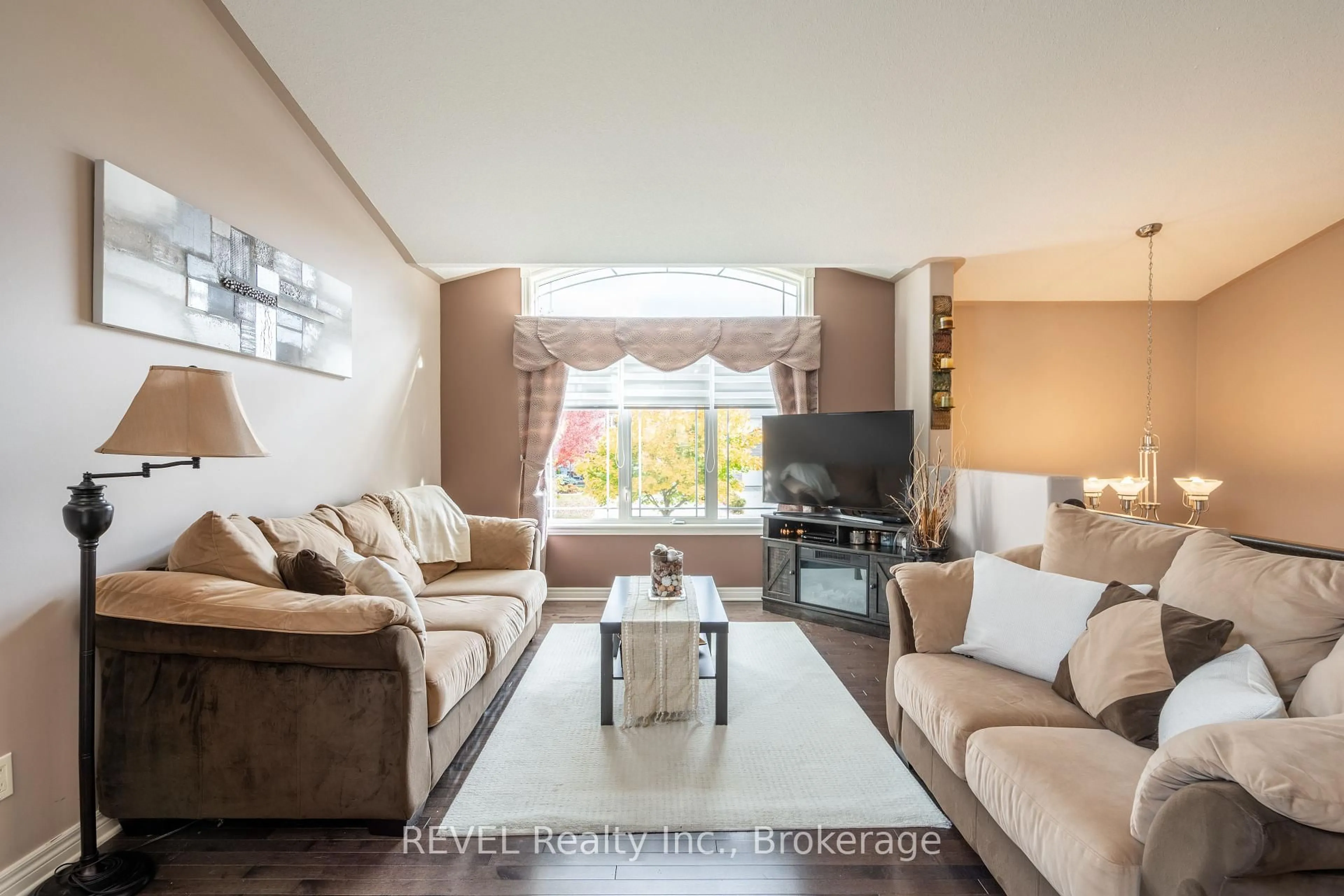 Living room with furniture, unknown for 8503 Greenfield Cres, Niagara Falls Ontario L2H 3J8