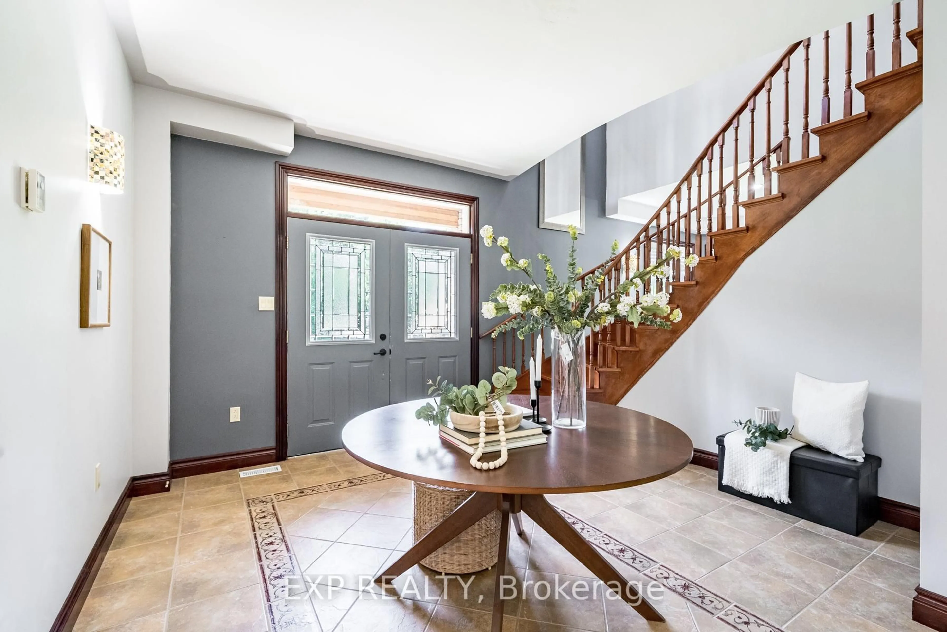 Indoor entryway for 117 Front St, Alnwick/Haldimand Ontario K0K 1S0