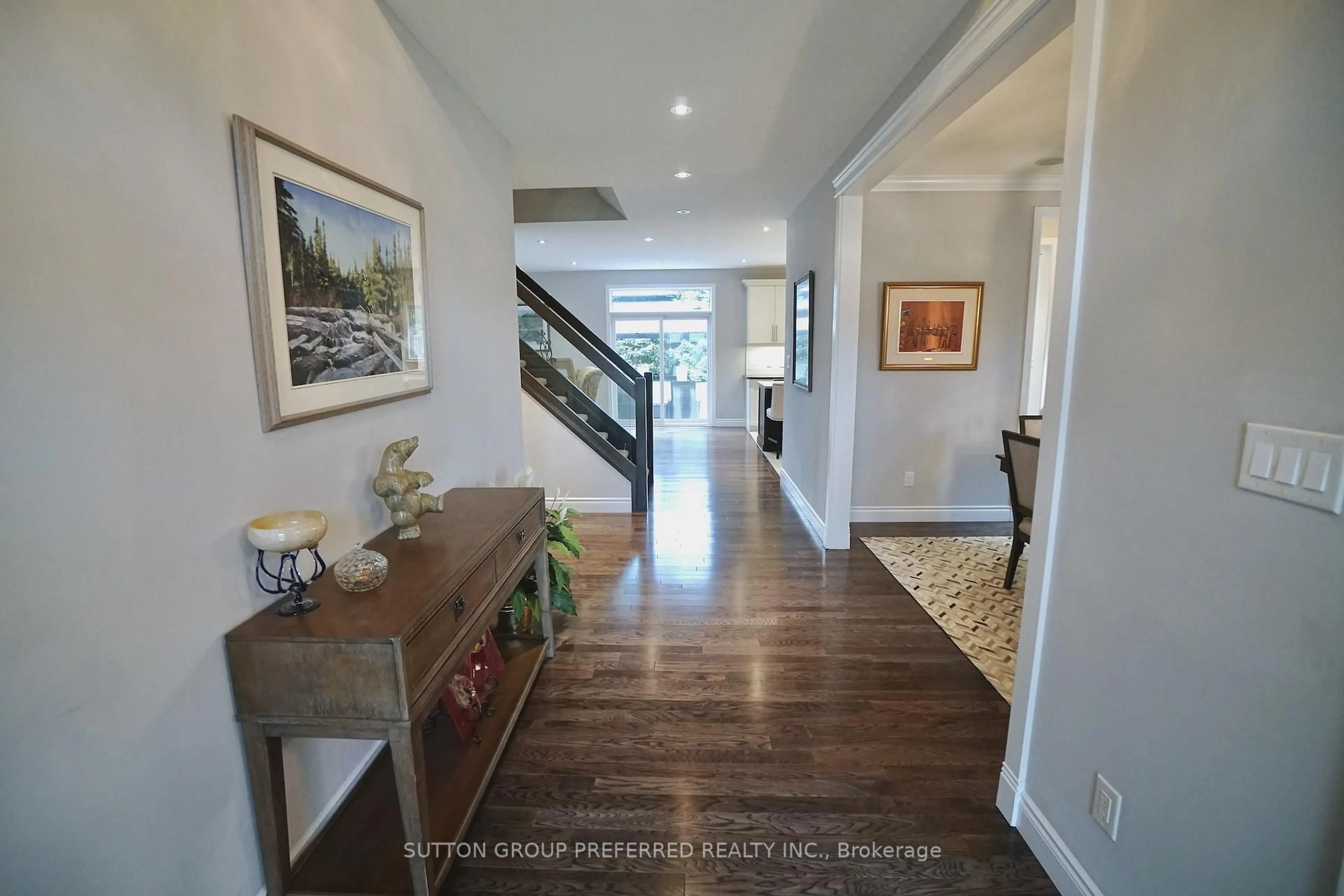 Indoor entryway for 750 Hickorystick Key N/A, London North Ontario N6G 0M9