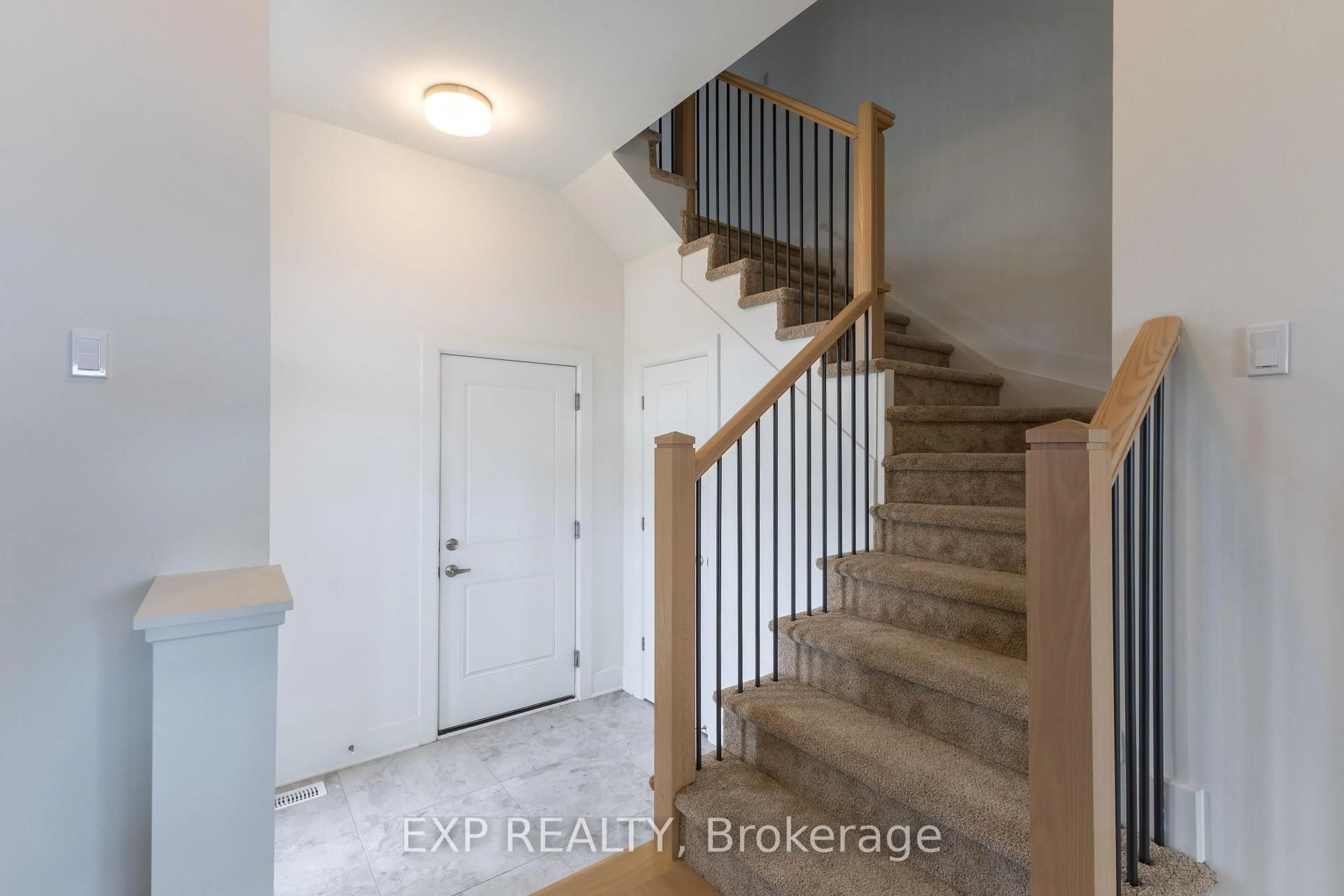 Indoor entryway for 169 Craig Duncan Terr, Ottawa Ontario K2S 3C6