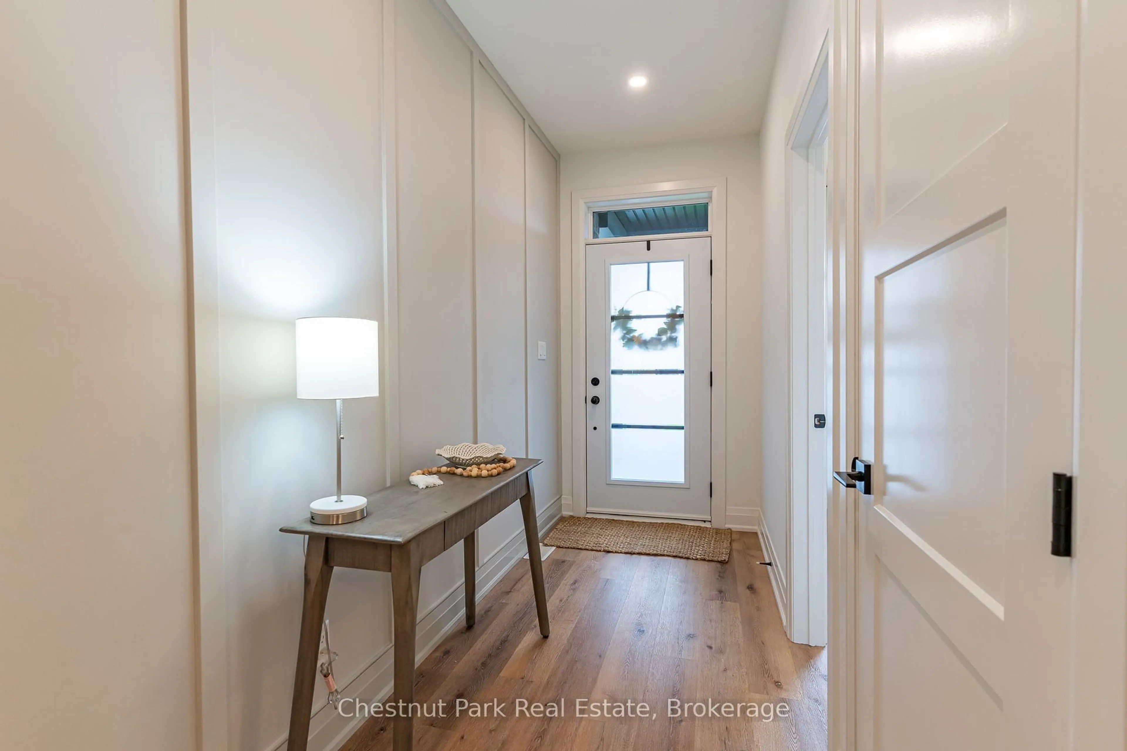Indoor entryway for 55 JACK St, Huntsville Ontario P1H 0G4