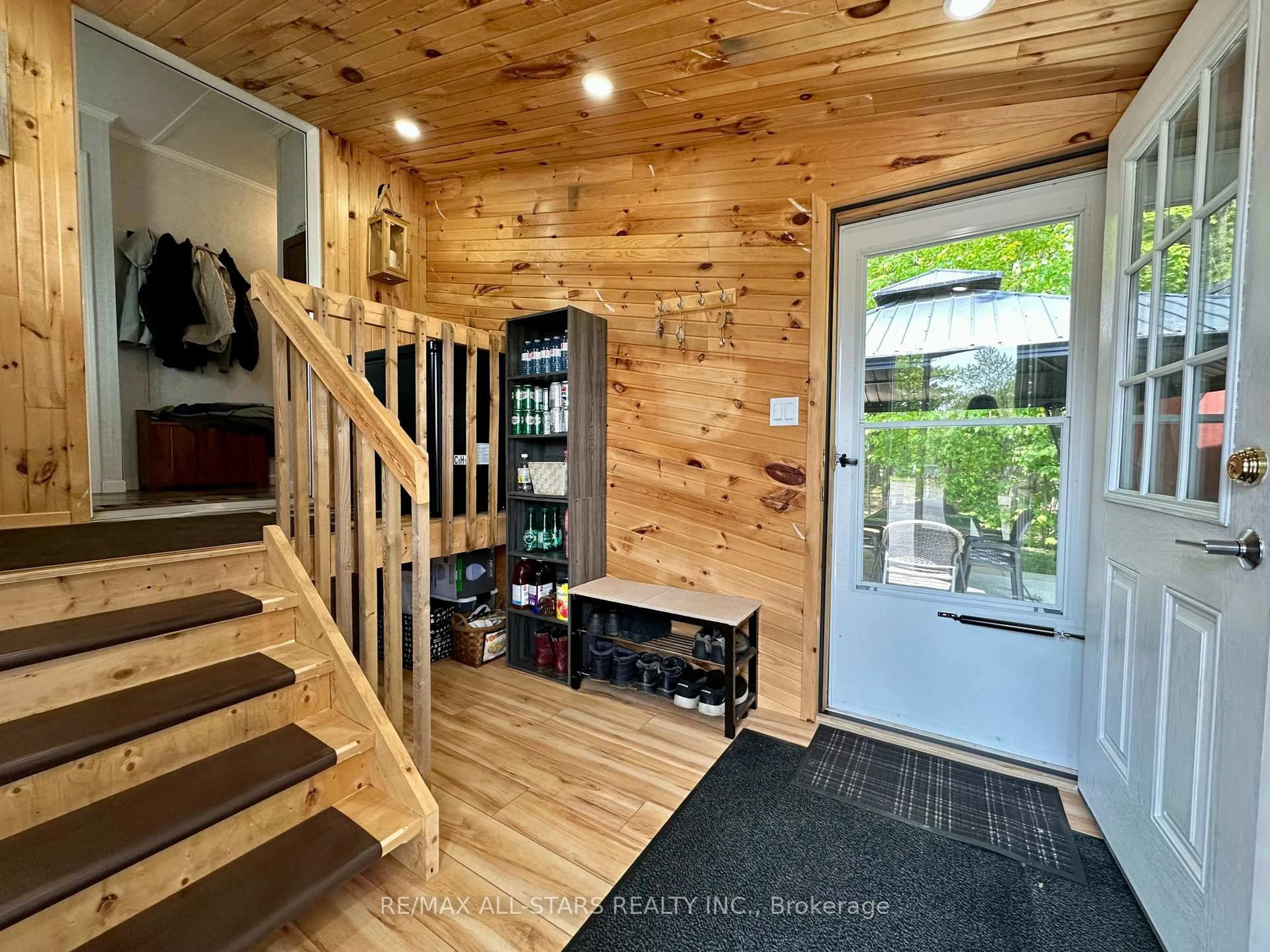 Indoor entryway for 1007- LOT 130 Racoon Rd, Gravenhurst Ontario P1P 1R1