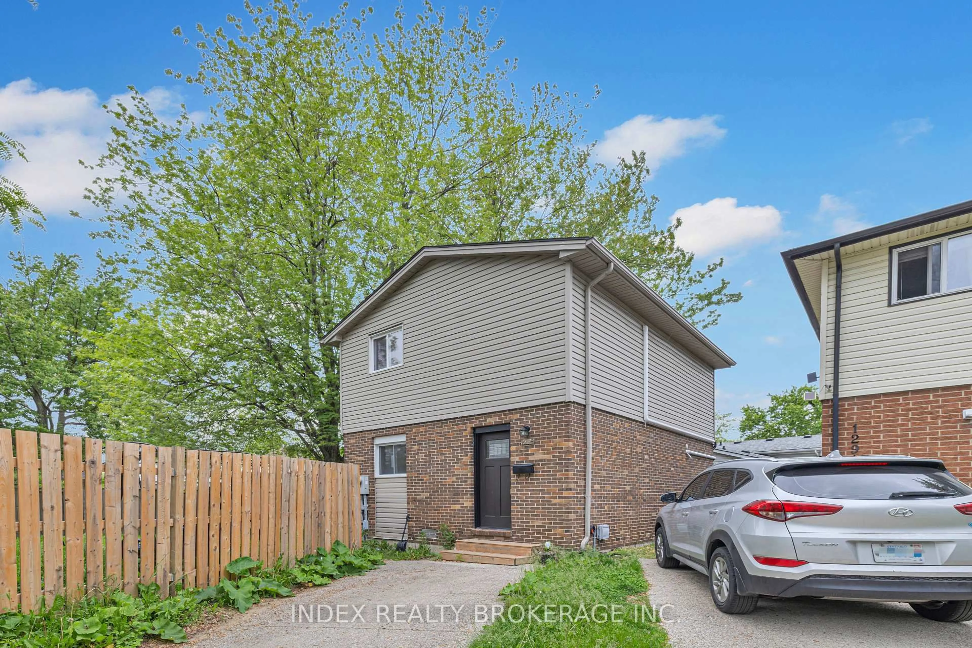 Unknown for 1290 Abbey Crt, Windsor Ontario N8S 4C9