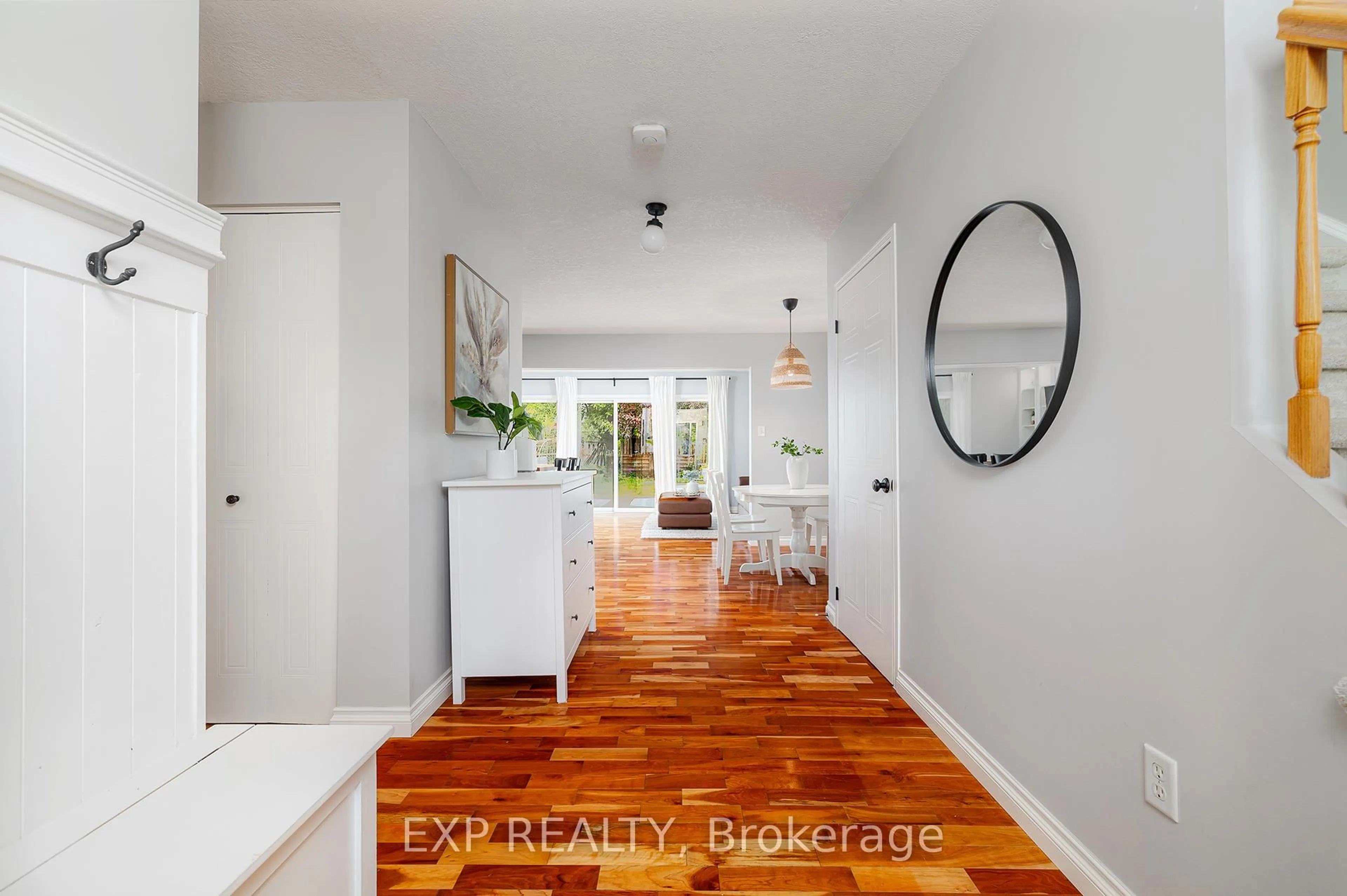 Indoor entryway for 508 Brookmill Cres, Waterloo Ontario N2V 2M1