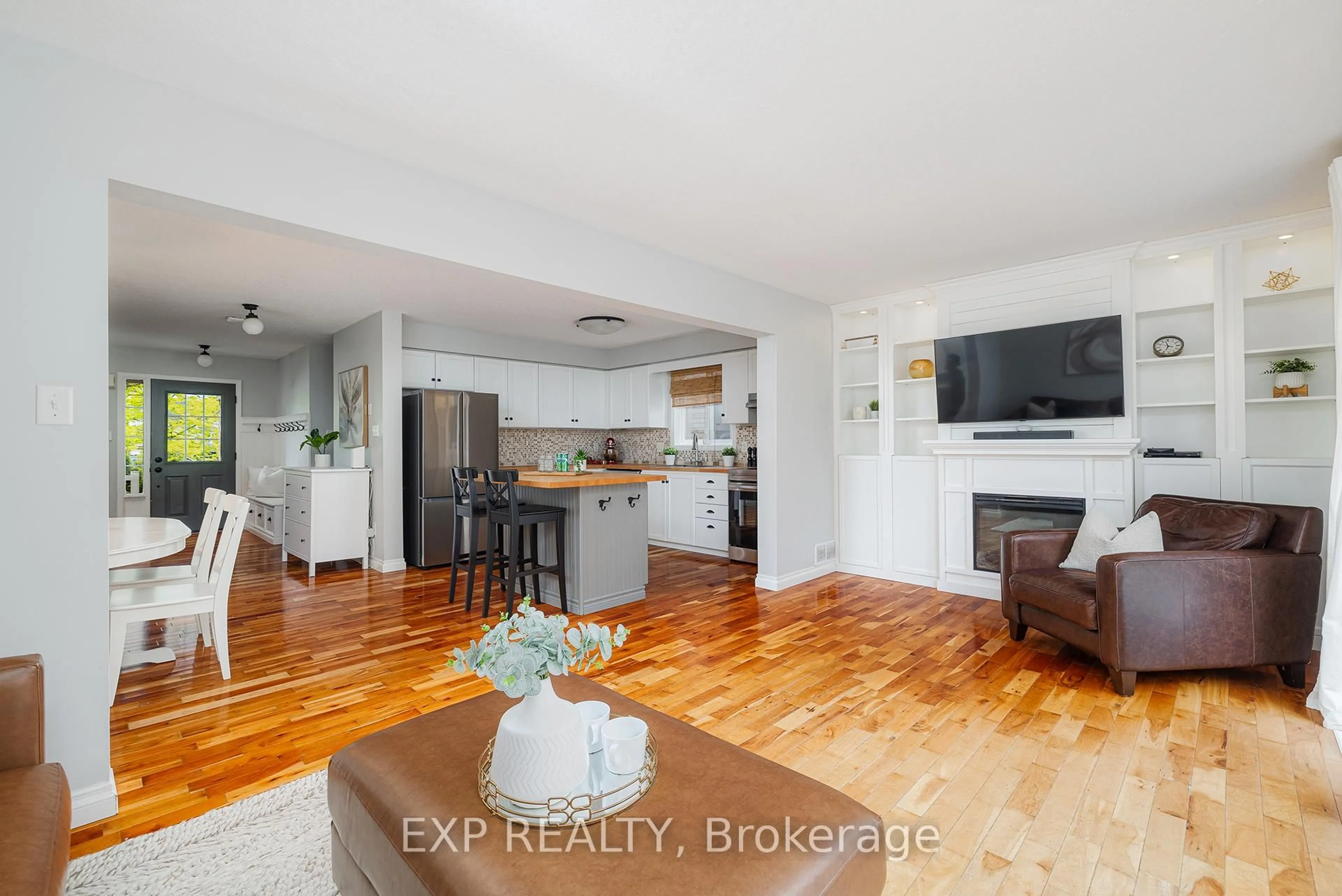 Open concept kitchen, unknown for 508 Brookmill Cres, Waterloo Ontario N2V 2M1