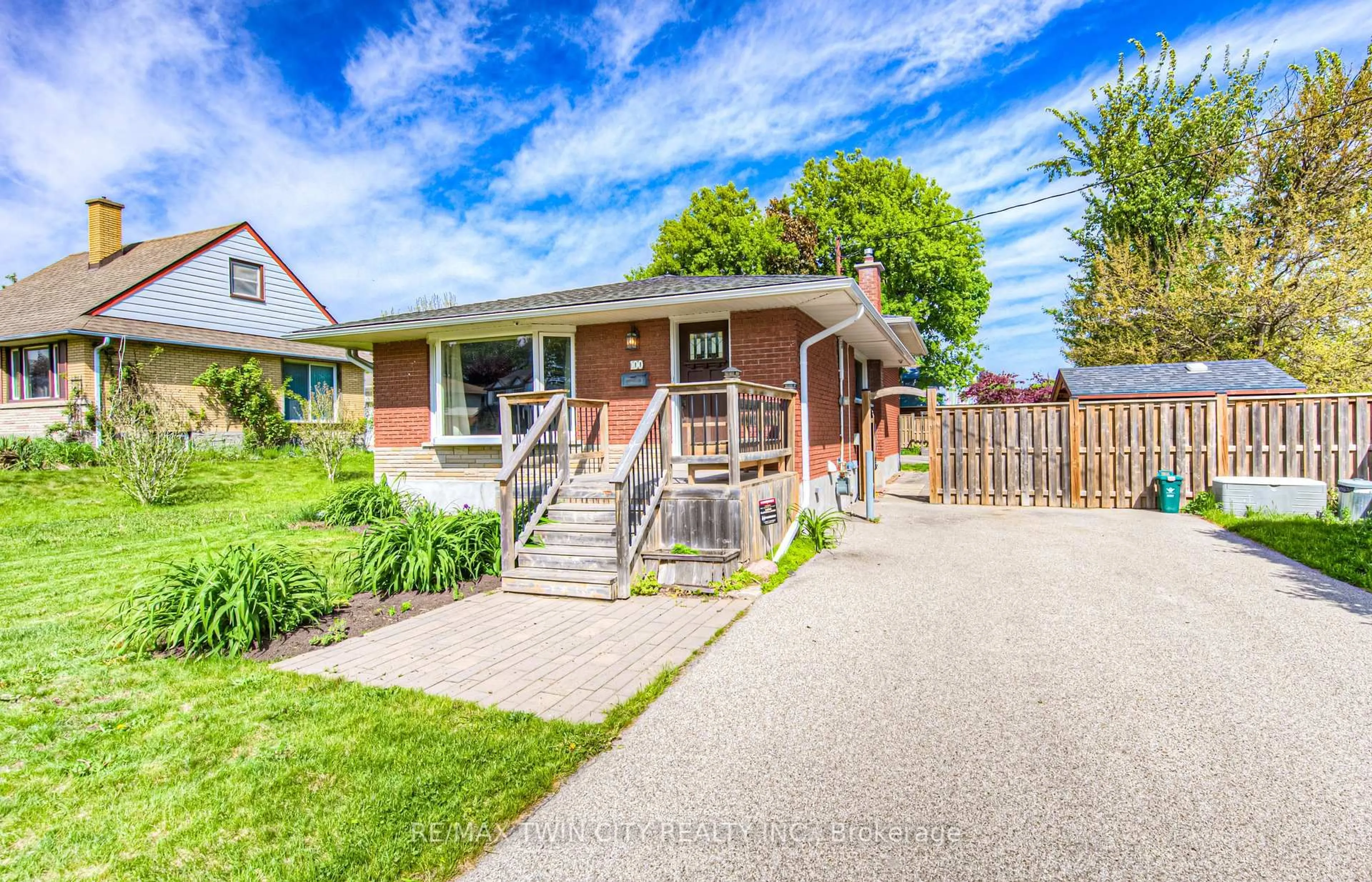 Unknown for 100 Jansen Ave, Kitchener Ontario N2A 2L6