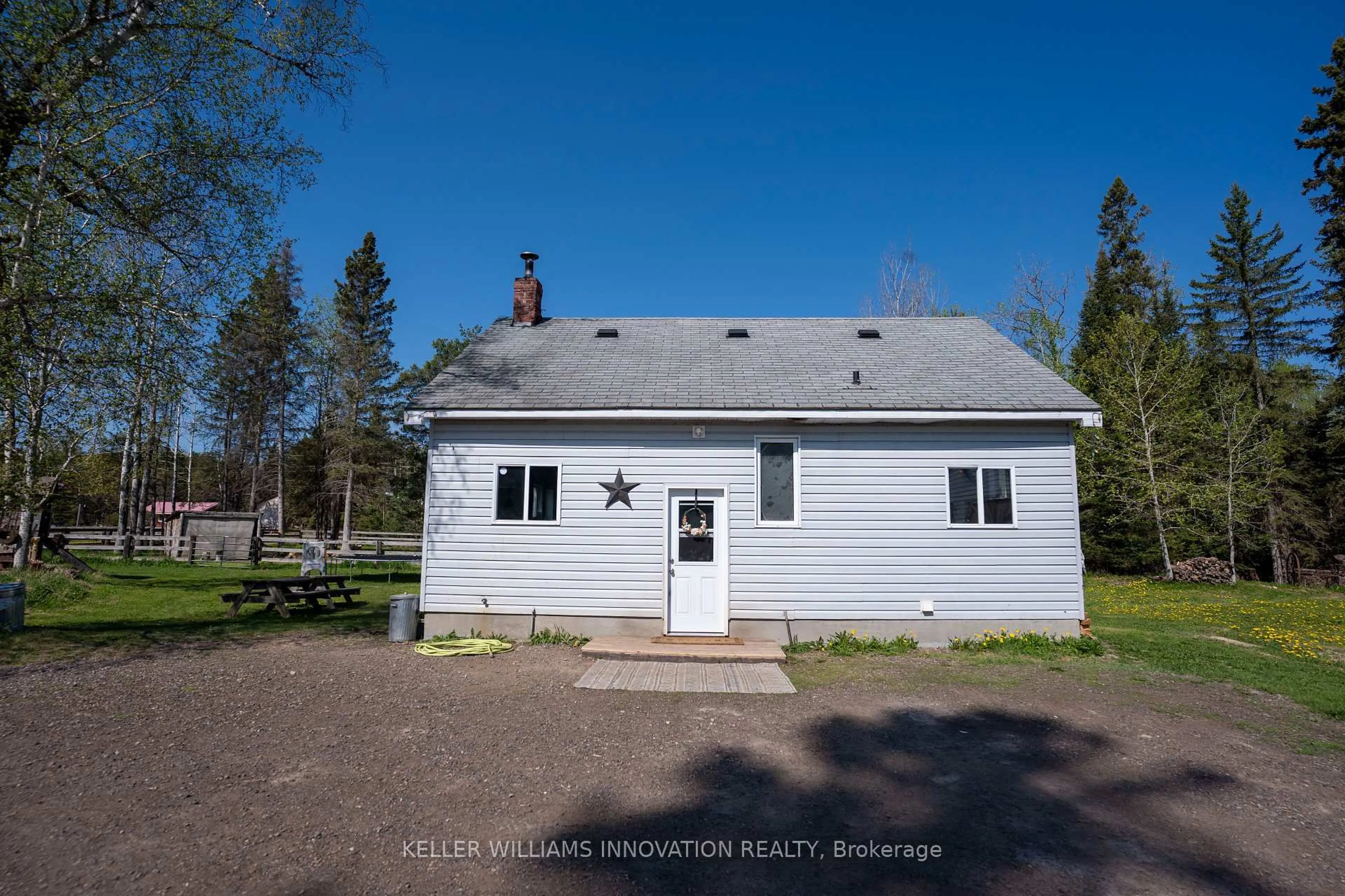 A pic from outside/outdoor area/front of a property/back of a property/a pic from drone, building for 611 Road 5 N/A, Shuniah Ontario P0T 2M0