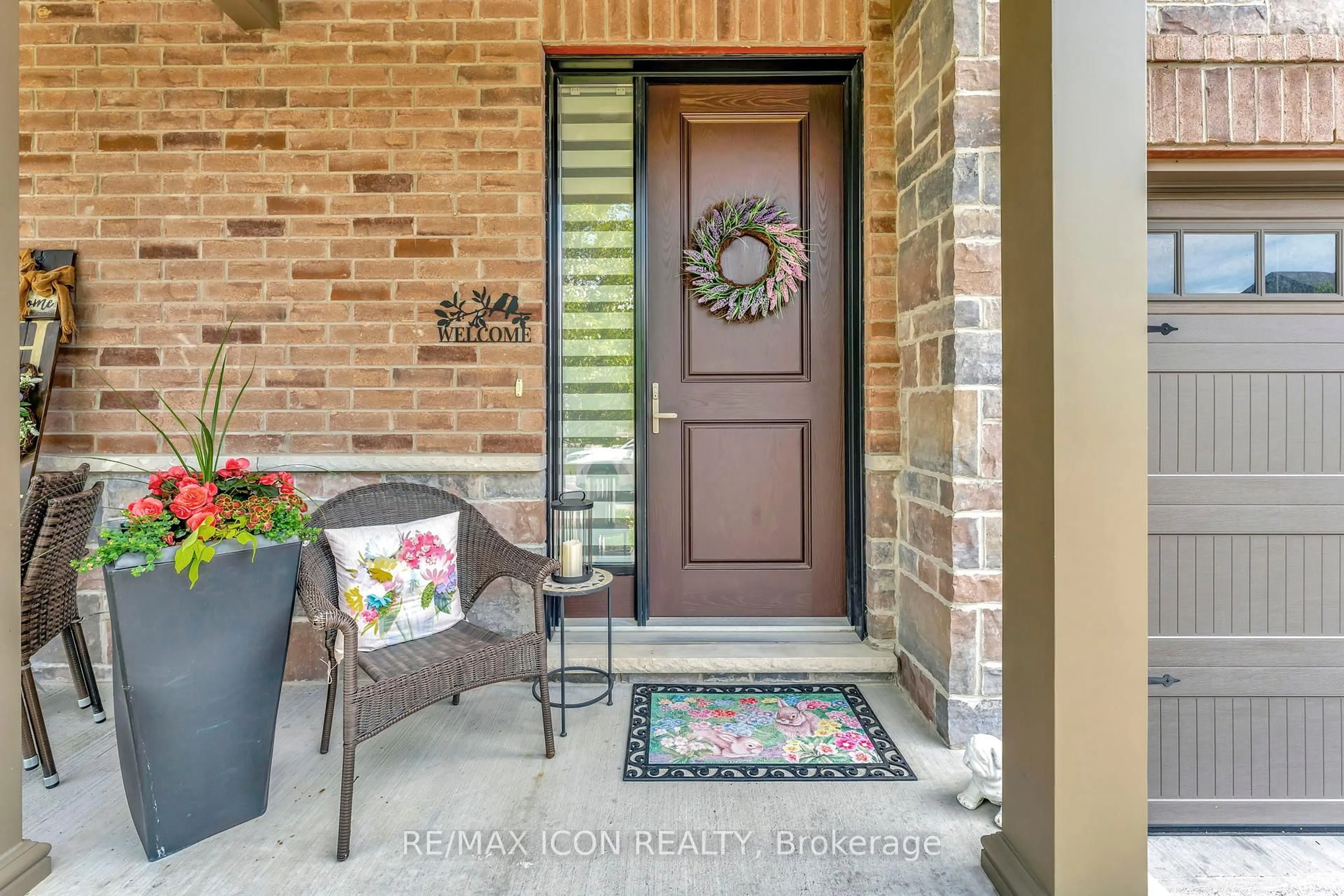 Indoor entryway for 50 Bute St #32, North Dumfries Ontario N0B 1E0