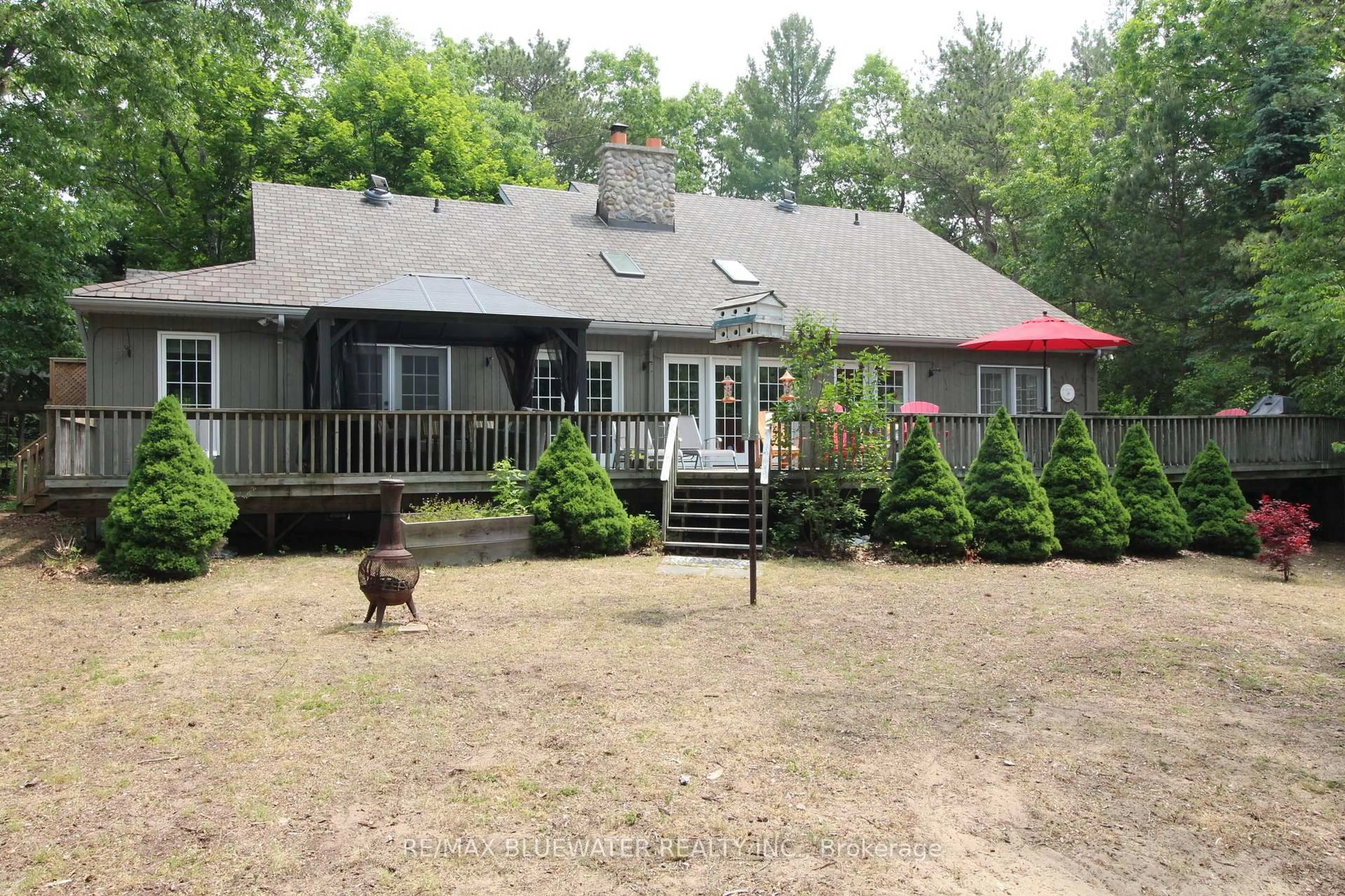 Patio, unknown for 10441 Pinetree Dr, Lambton Shores Ontario N0M 1T0