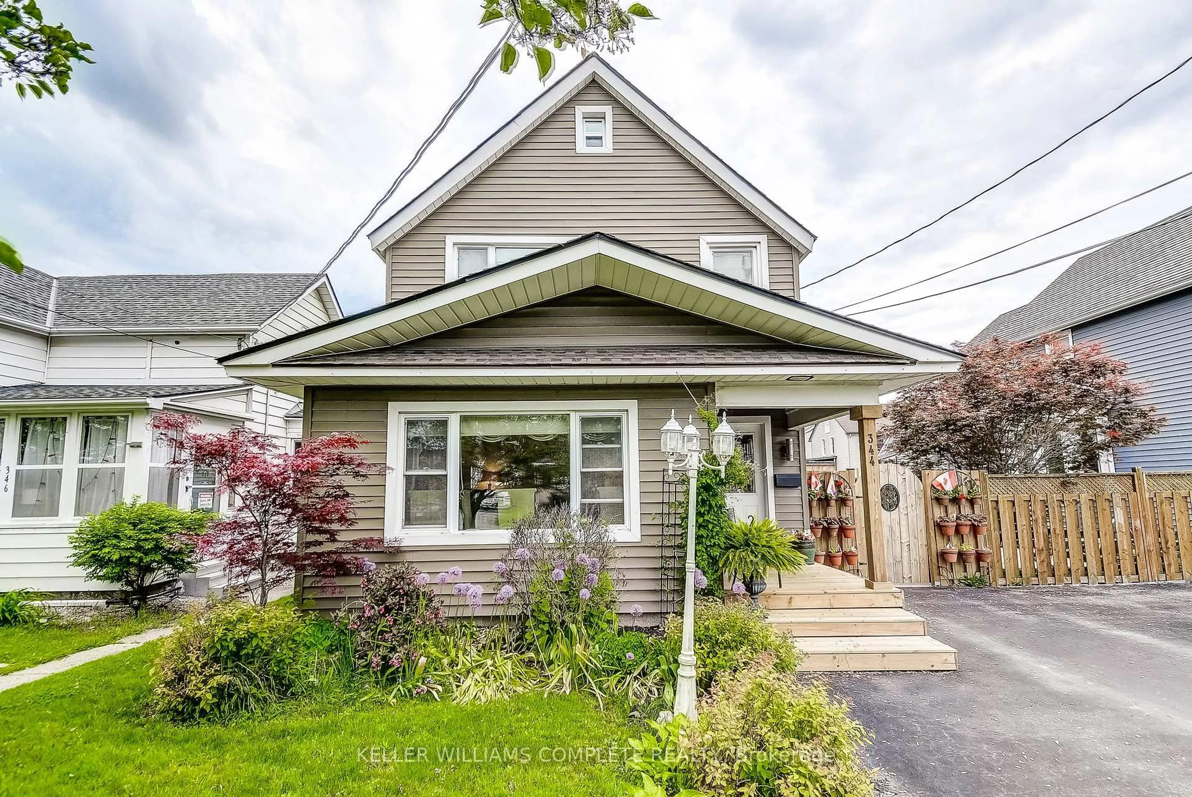 Home with vinyl exterior material, street for 344 PHIPPS St, Fort Erie Ontario L2A 2V8