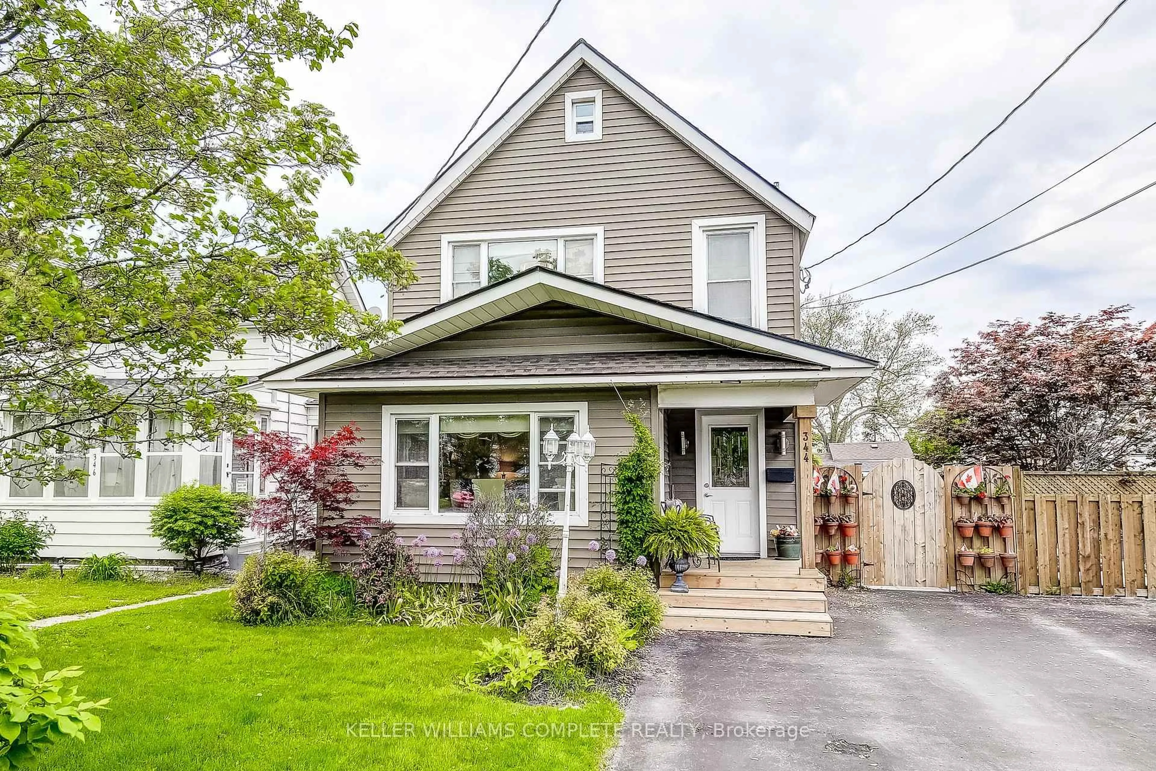 Home with vinyl exterior material, street for 344 PHIPPS St, Fort Erie Ontario L2A 2V8