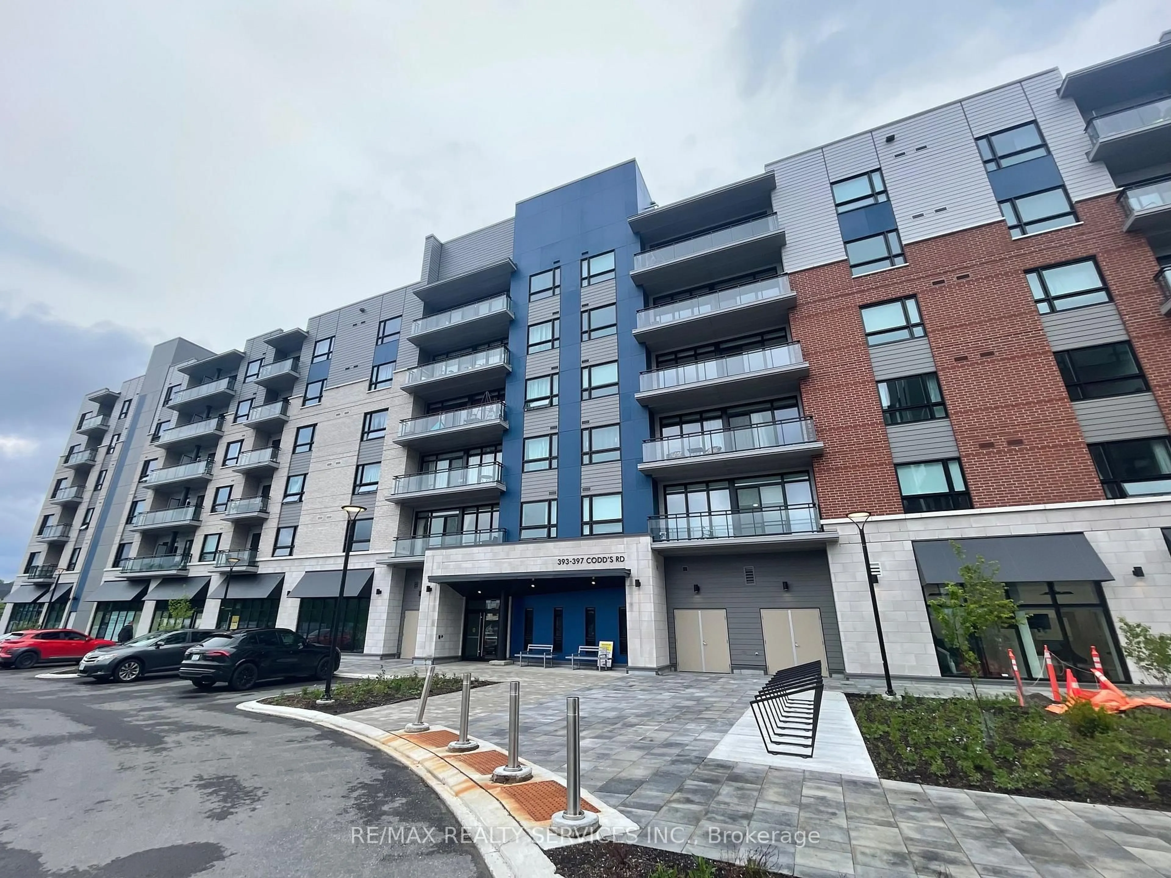A pic from outside/outdoor area/front of a property/back of a property/a pic from drone, building for 397 Codds Rd #313, Ottawa Ontario K1K 5C7