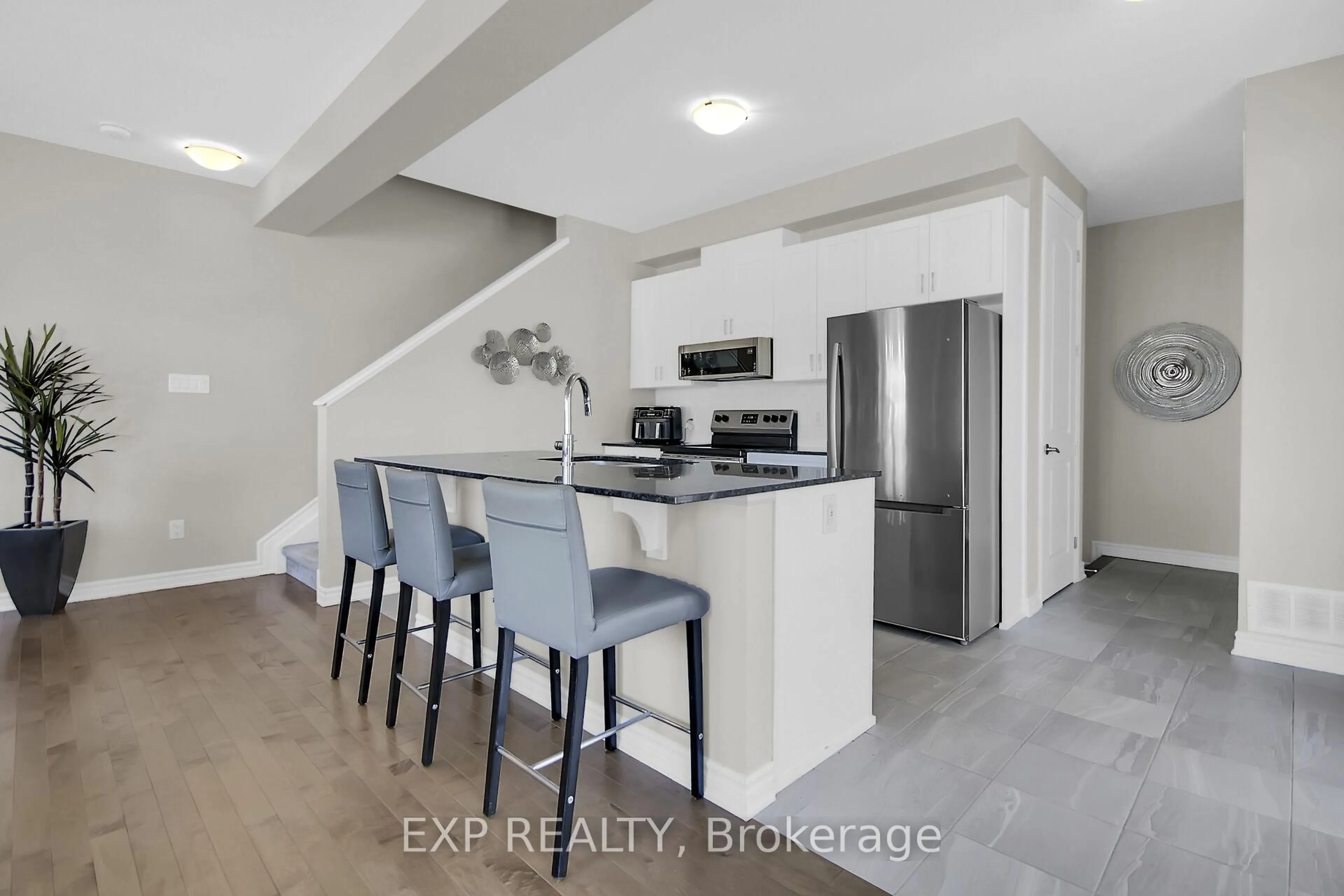Open concept kitchen, unknown for 814 Bascule Pl, Richmond Ontario K0A 2Z0