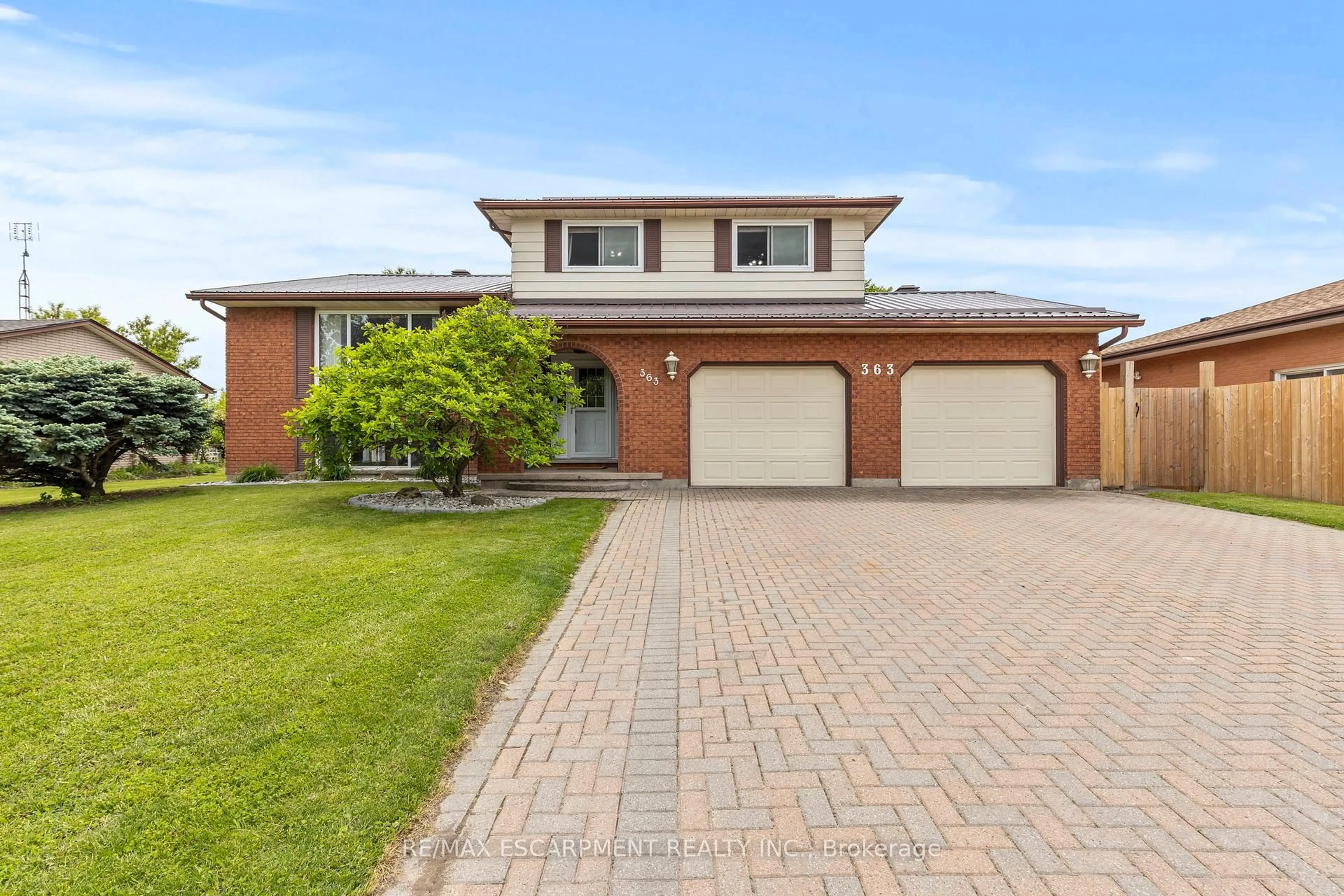 Home with brick exterior material, street for 363 Fitch St, Welland Ontario L3C 4W7