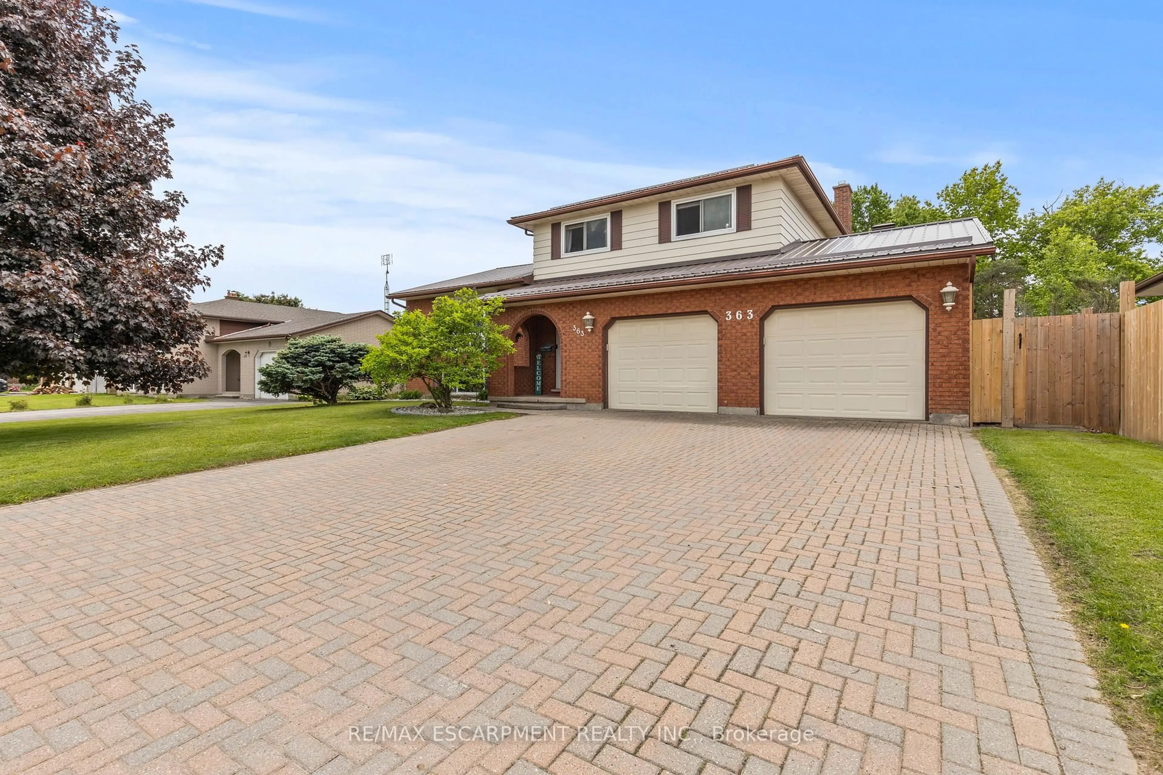 Home with brick exterior material, street for 363 Fitch St, Welland Ontario L3C 4W7