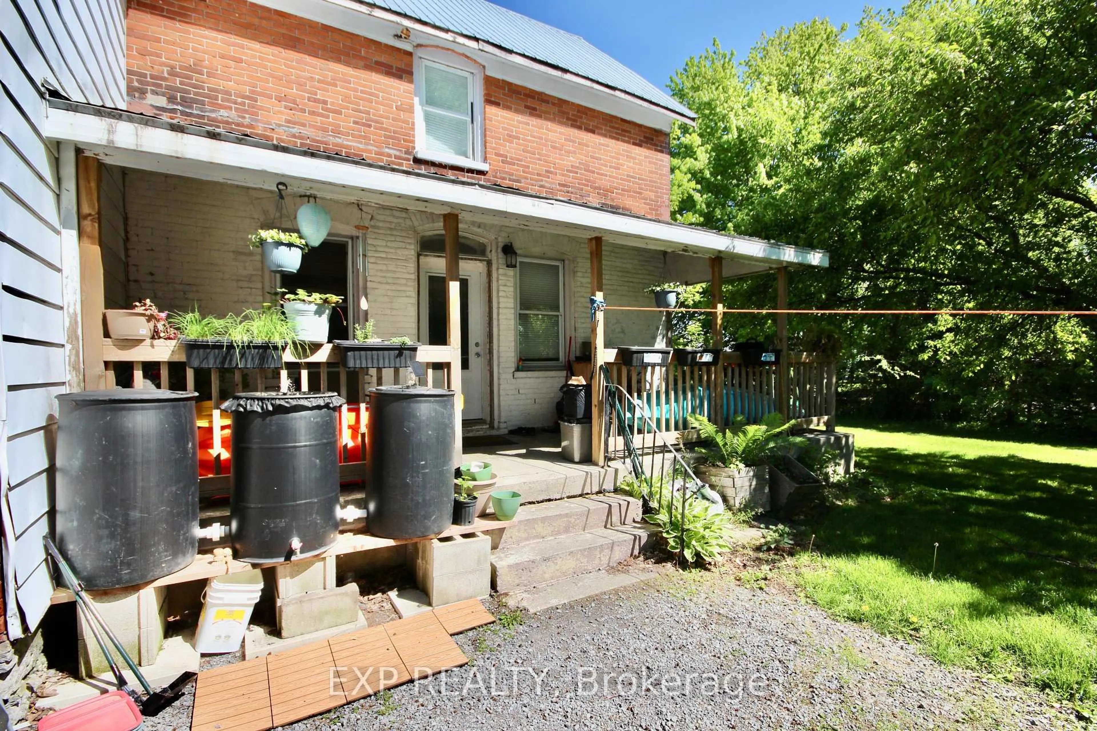 A pic from outside/outdoor area/front of a property/back of a property/a pic from drone, street for 40 Main St #40 & 42, North Stormont Ontario K0C 0B2
