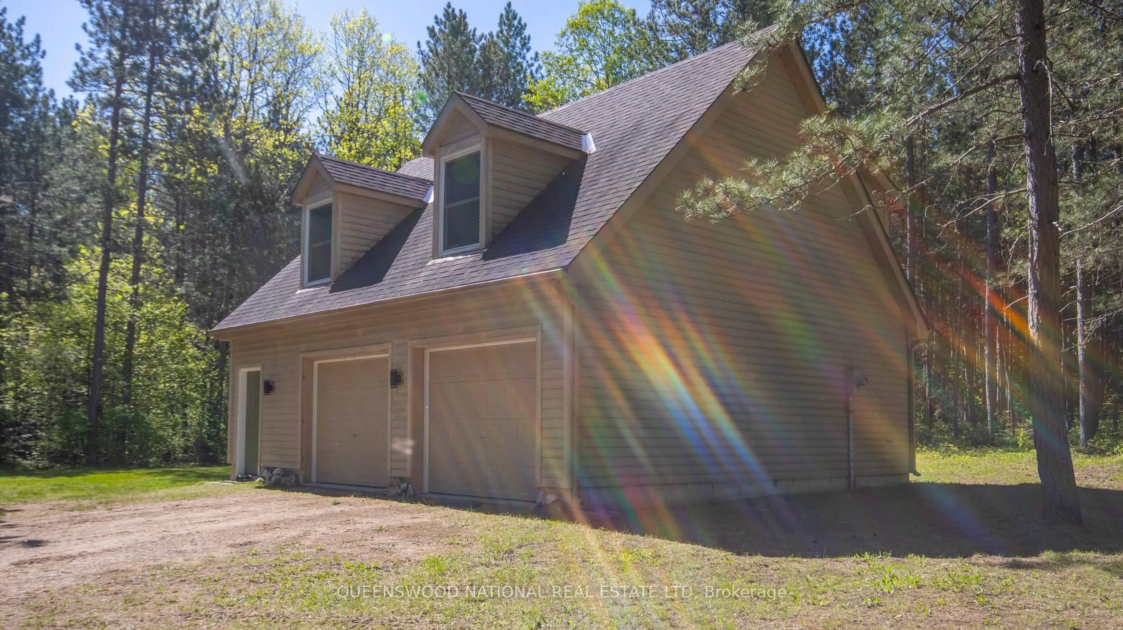Home with vinyl exterior material, street for 1315 Major Lake Rd, South Algonquin Ontario K0J 2M0