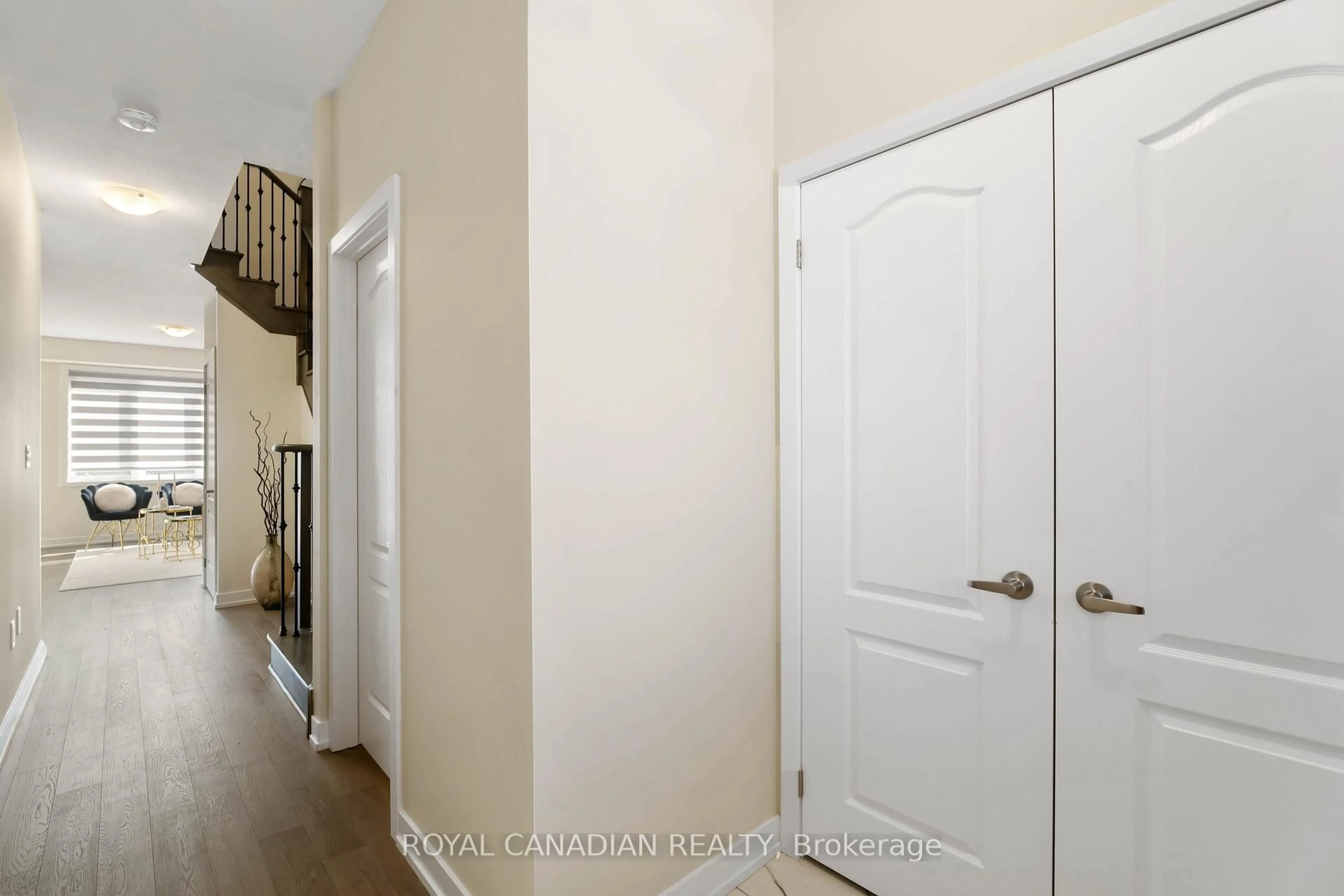 Indoor entryway for 10 Lemon Ave, Thorold Ontario L0S 1K0