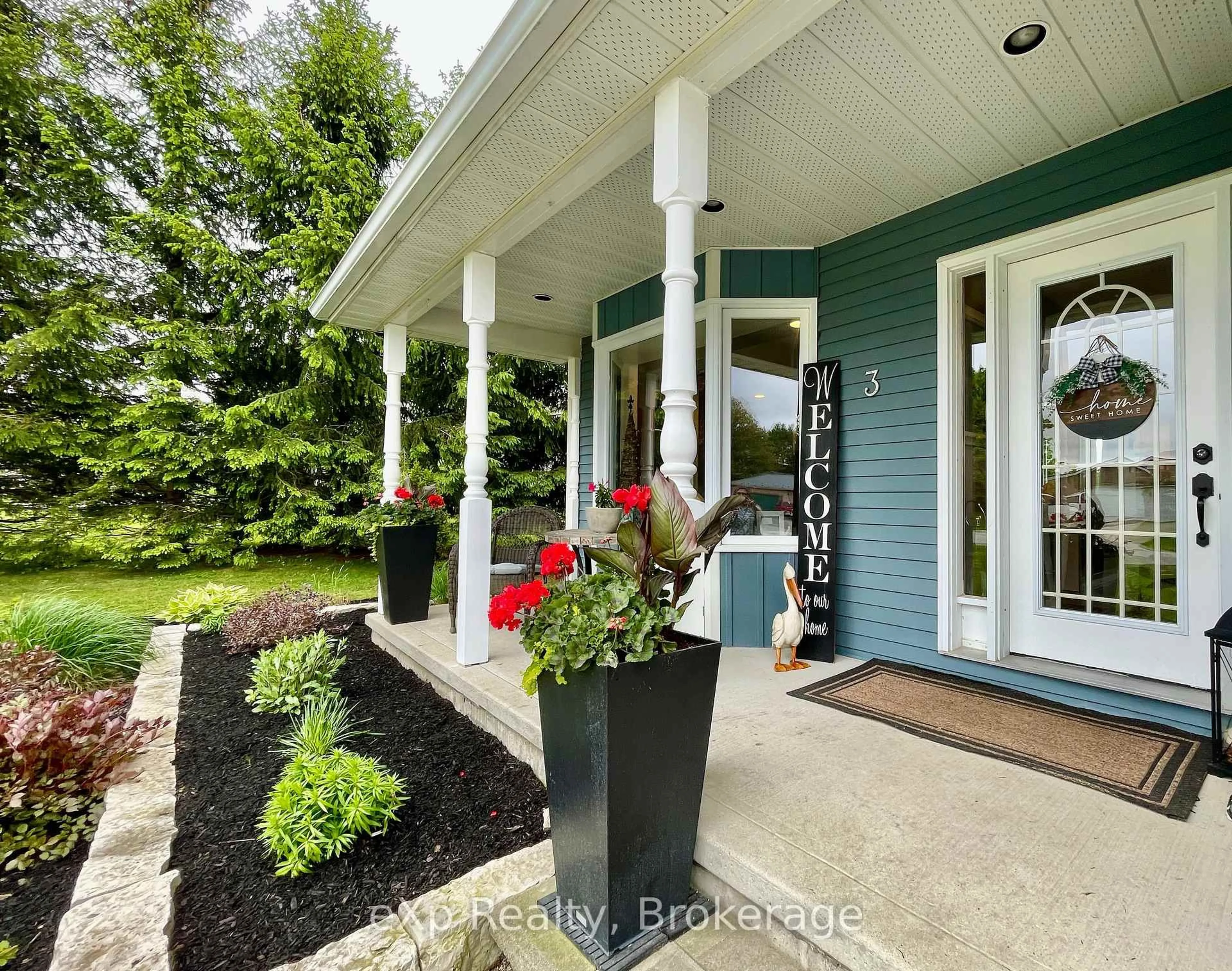Home with vinyl exterior material, street for 3 GRAY Crt, South Bruce Ontario N0G 2J0