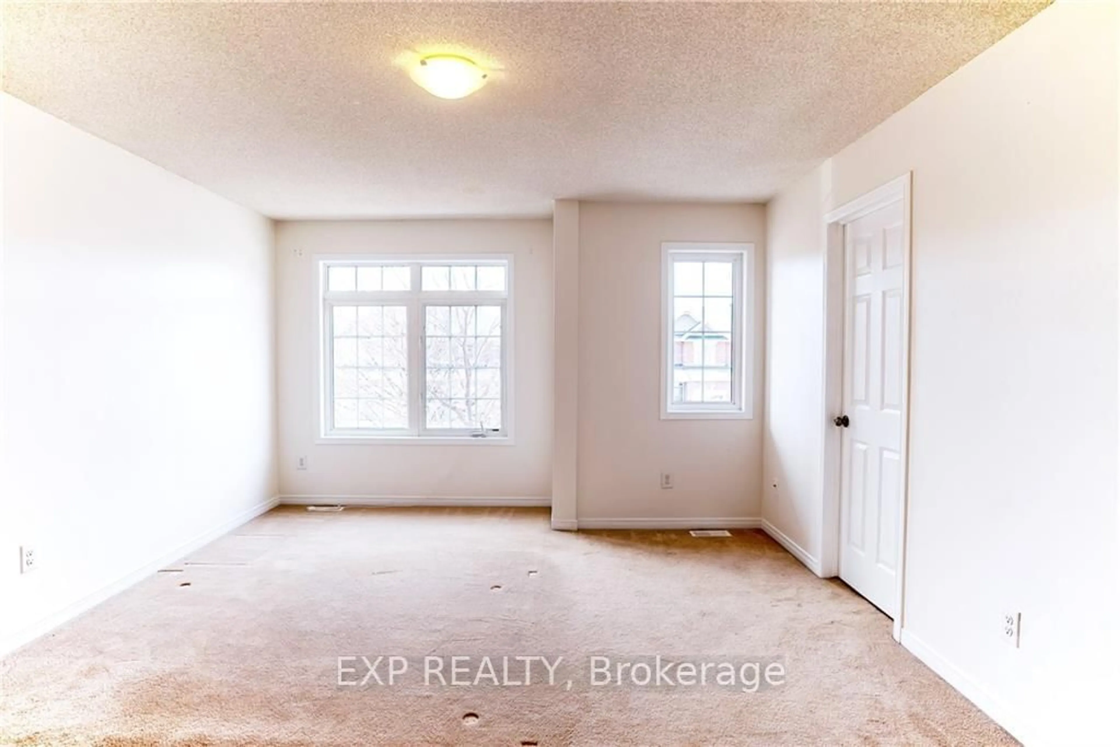 A pic of a room for 970 Klondike Rd, Ottawa Ontario K2K 0C5