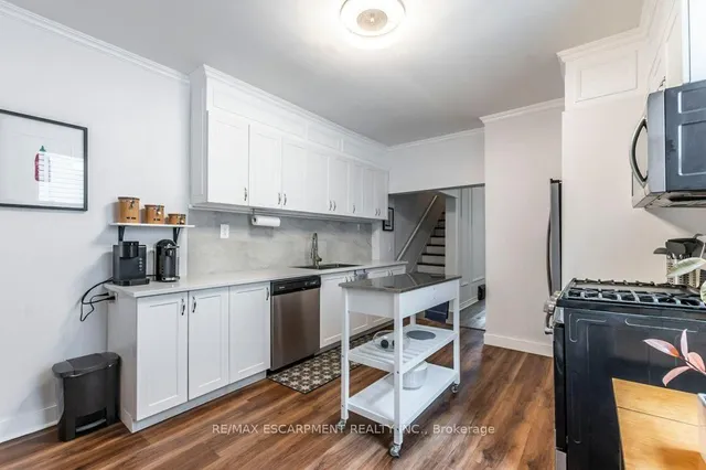 Additional property image - 346 Hughson St