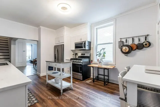 Additional property image - 346 Hughson St