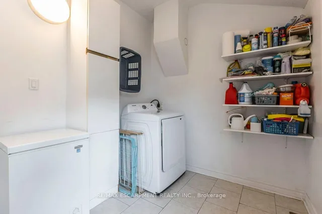 Additional property image - 346 Hughson St