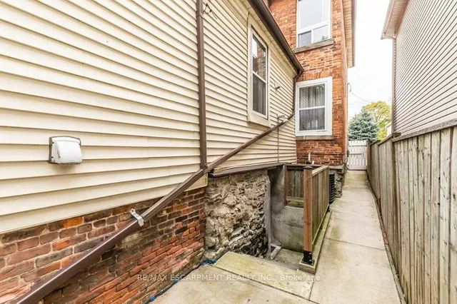 Additional property image - 346 Hughson St