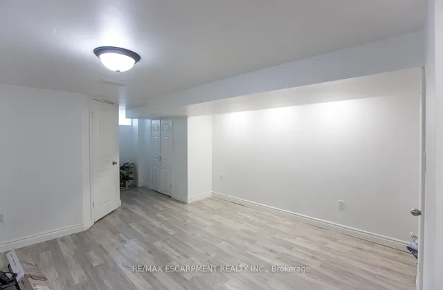 Additional property image - 346 Hughson St