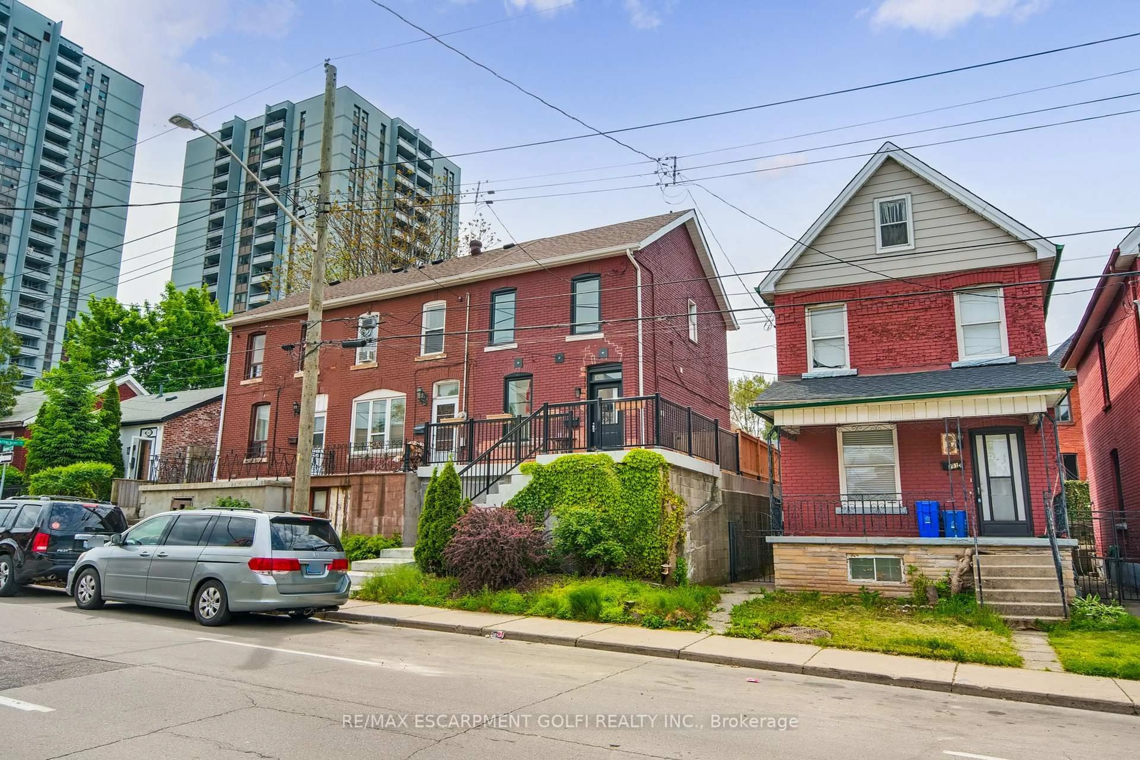 Home with brick exterior material, street for 189 QUEEN St, Hamilton Ontario L8R 2W2