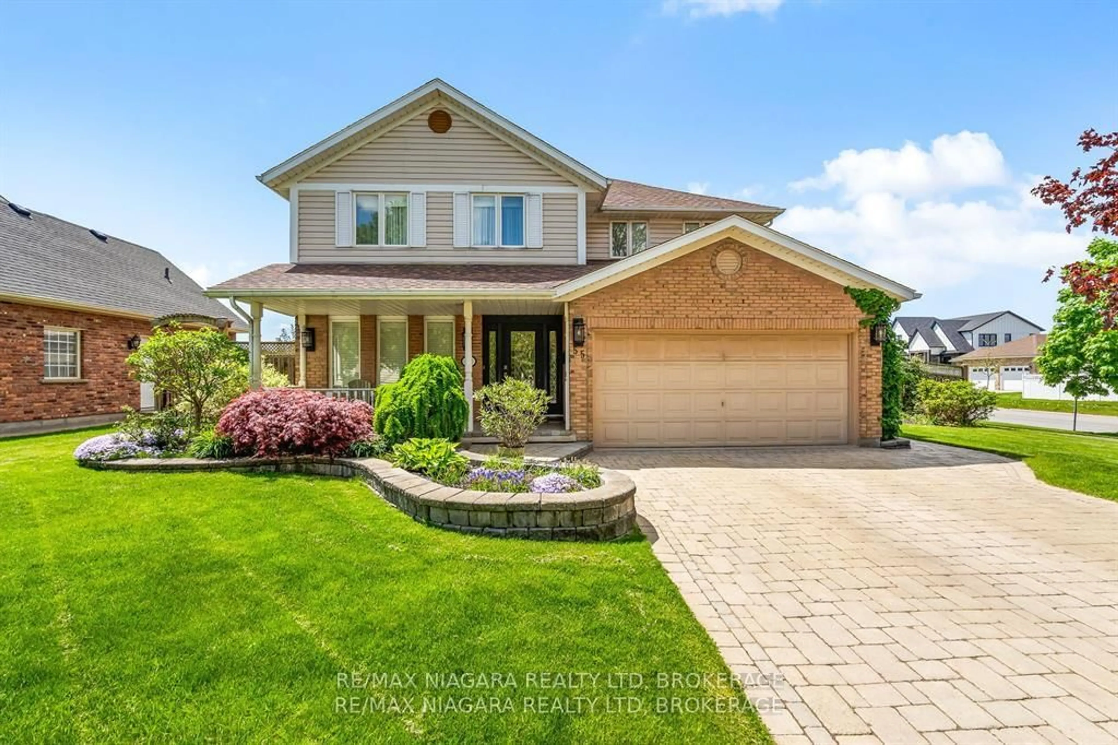 Home with brick exterior material, street for 55 Willson Rd, Welland Ontario L3C 6X5