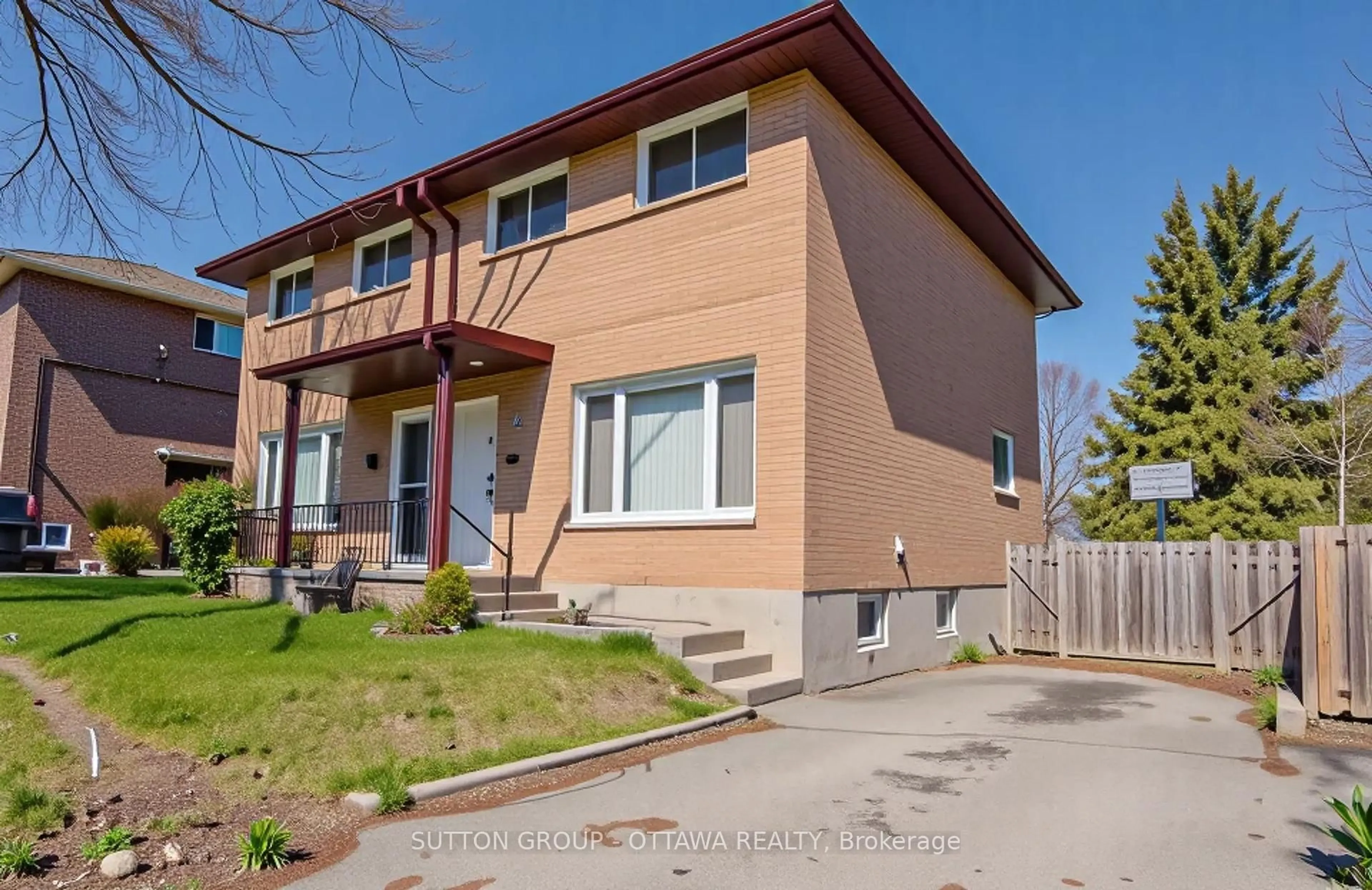 Home with brick exterior material, street for 231 Perth St, Brockville Ontario K6V 5E7