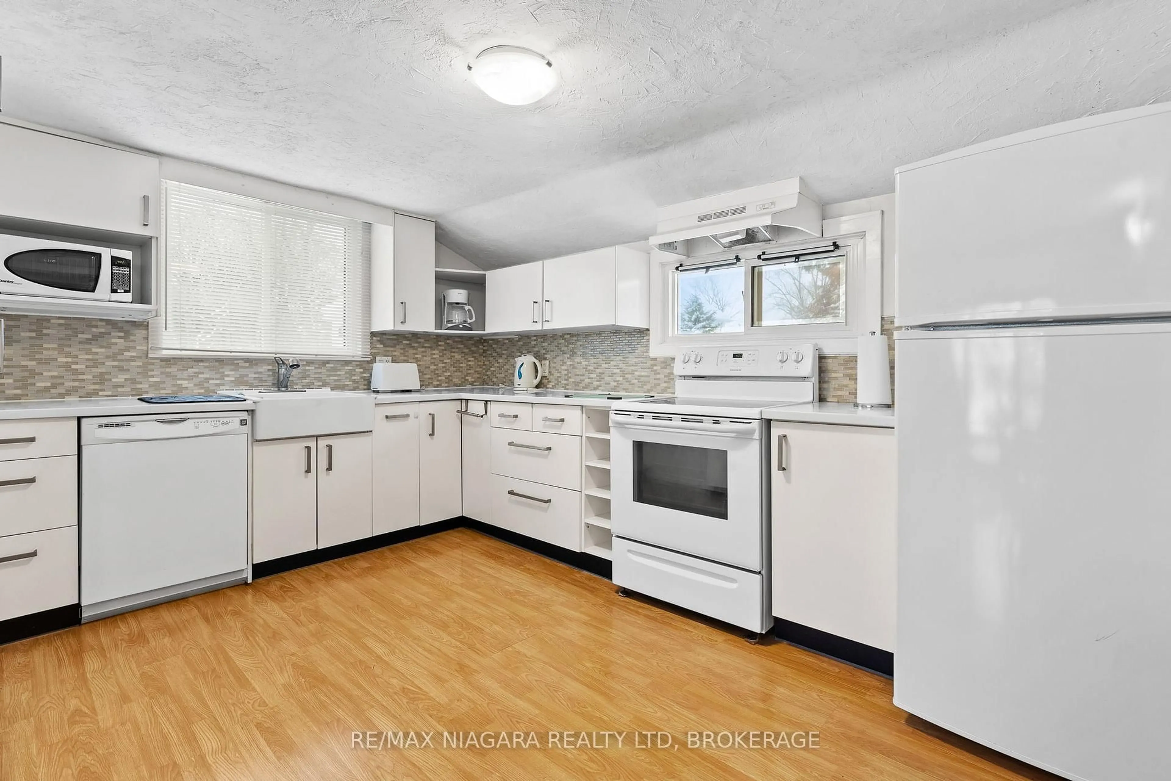 Standard kitchen, unknown for 364 William St, Niagara-on-the-Lake Ontario L0S 1J0