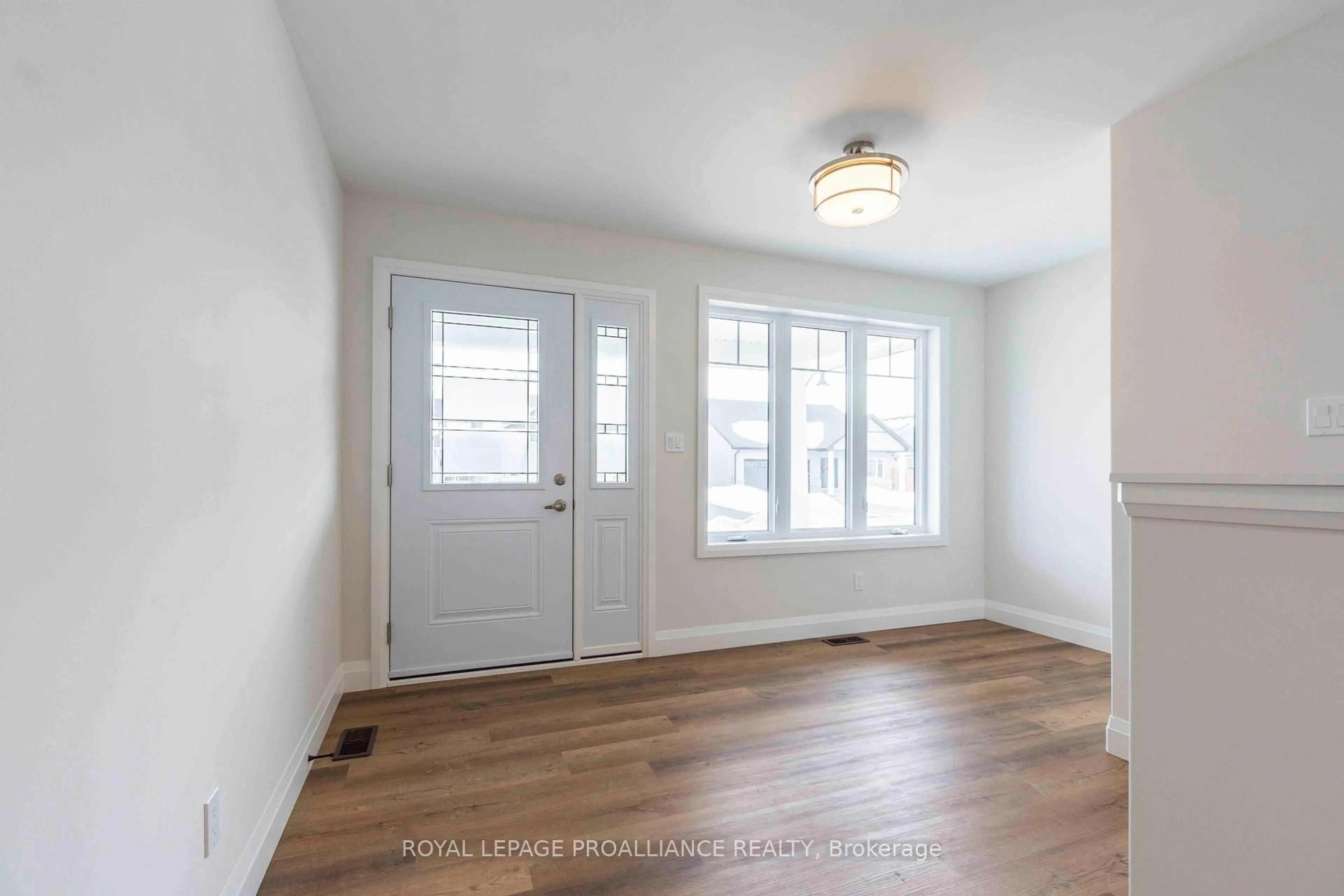 Indoor entryway for 74 Stirling Cres, Prince Edward County Ontario K0K 2T0