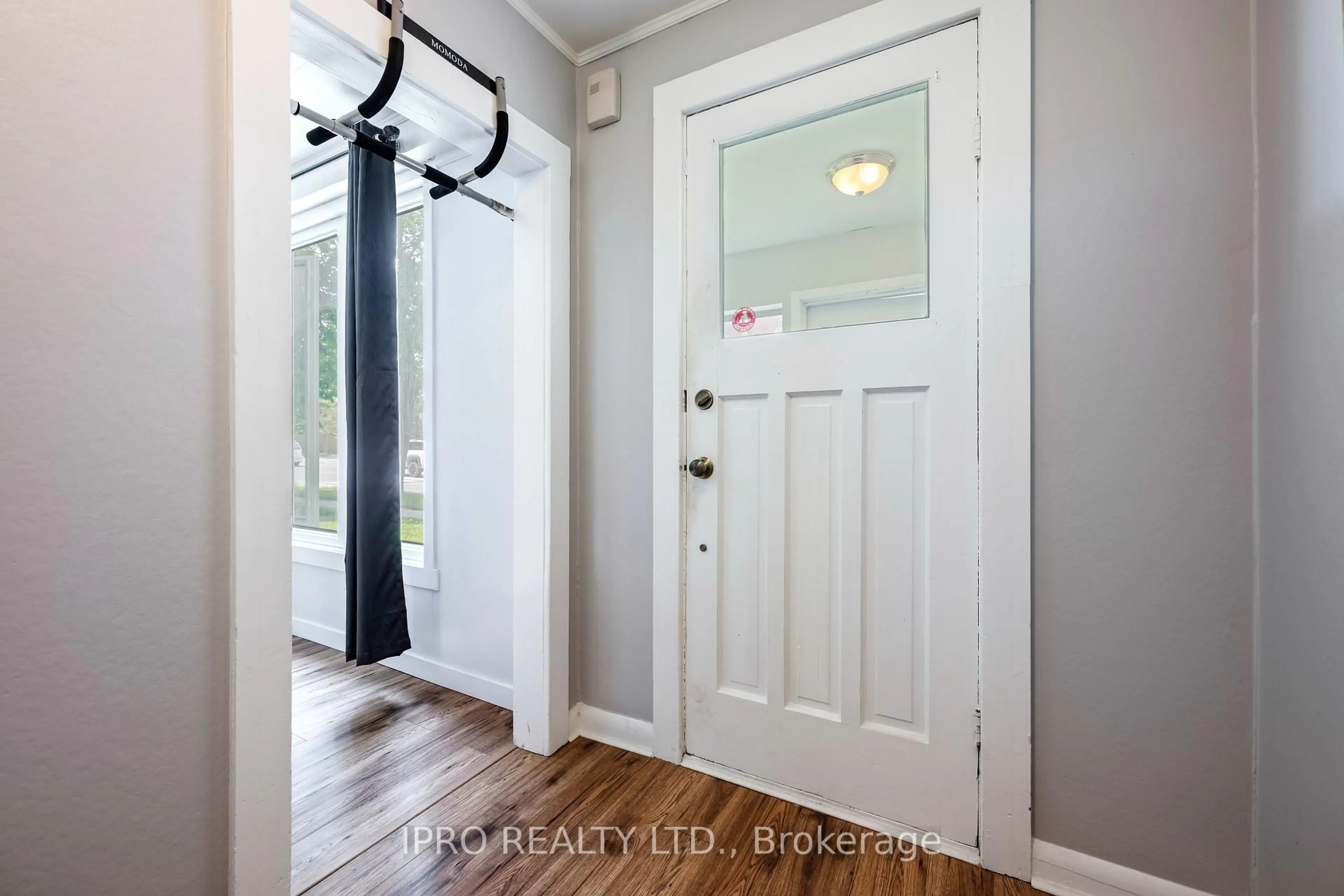 Indoor entryway for 217 Main St, Shelburne Ontario L0N 1S3