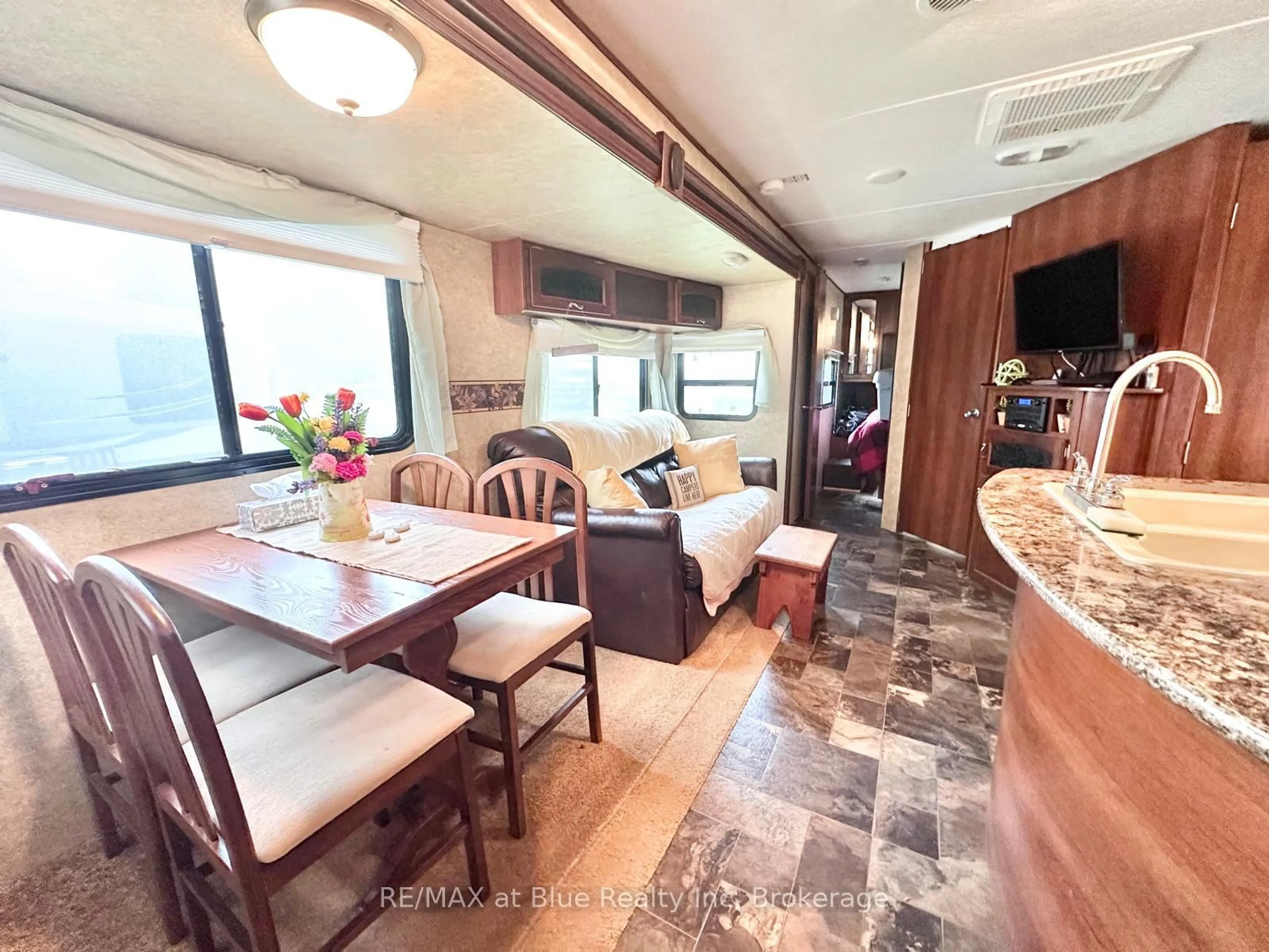 Open concept kitchen, unknown for 7489 SIDEROAD 5 E #S4, Wellington North Ontario N0G 2L0
