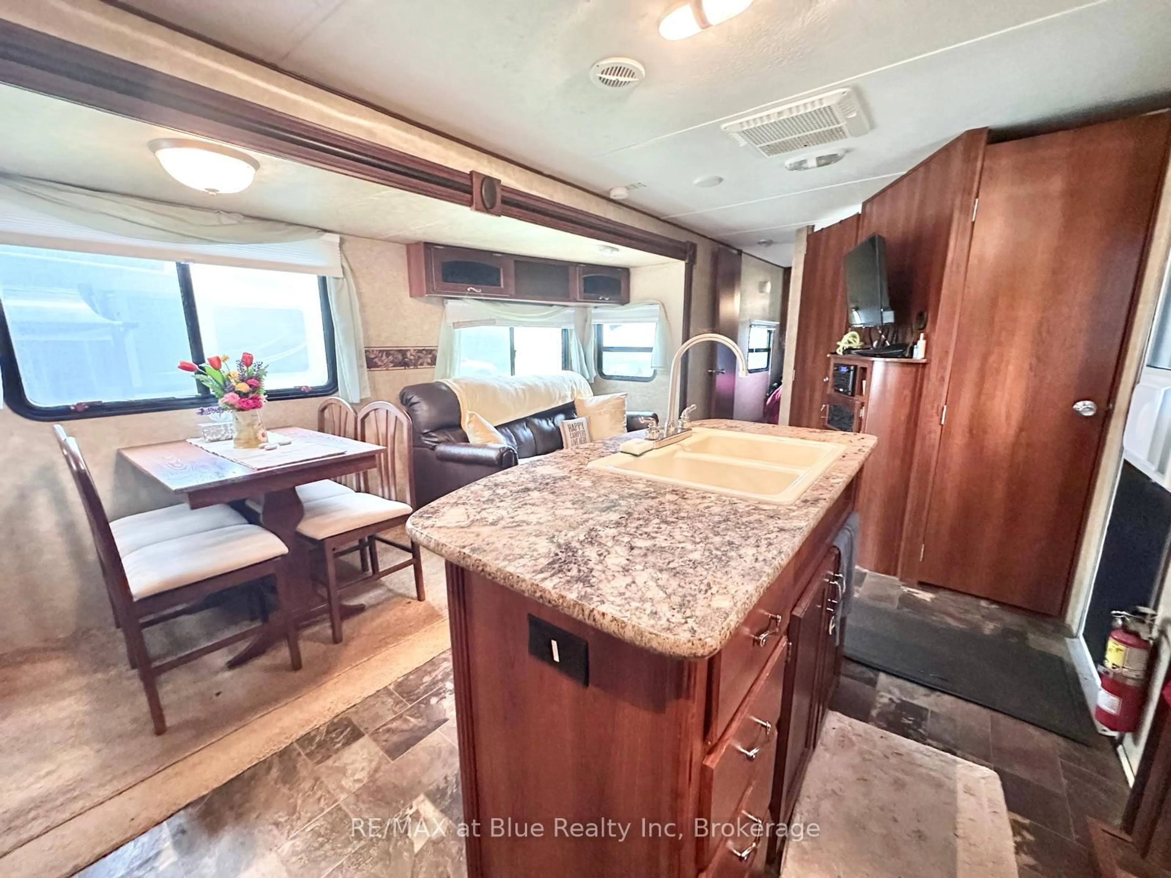 Open concept kitchen, unknown for 7489 SIDEROAD 5 E #S4, Wellington North Ontario N0G 2L0