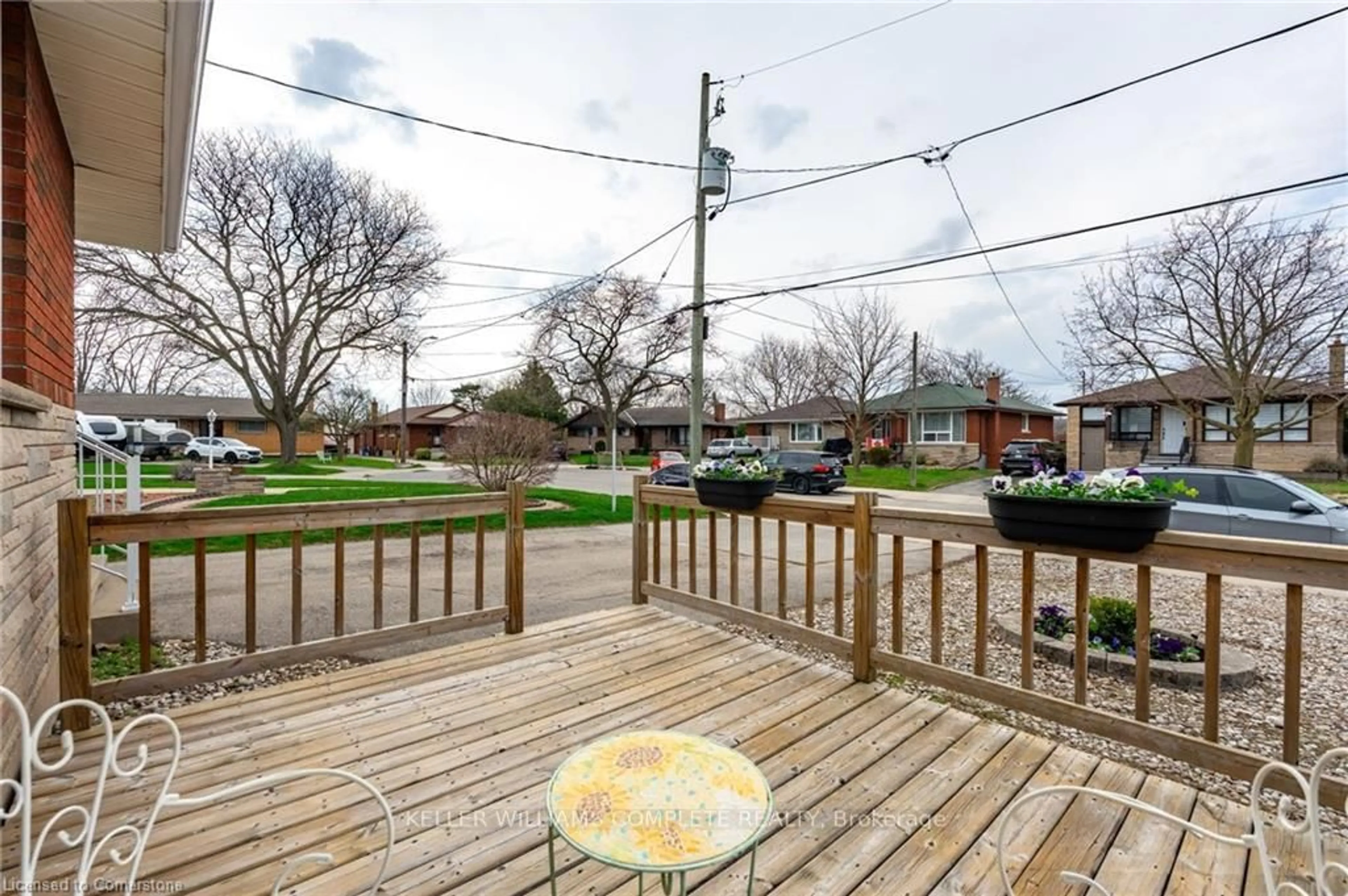 Patio, street for 15 Nelligan Pl, Hamilton Ontario L8K 4X6