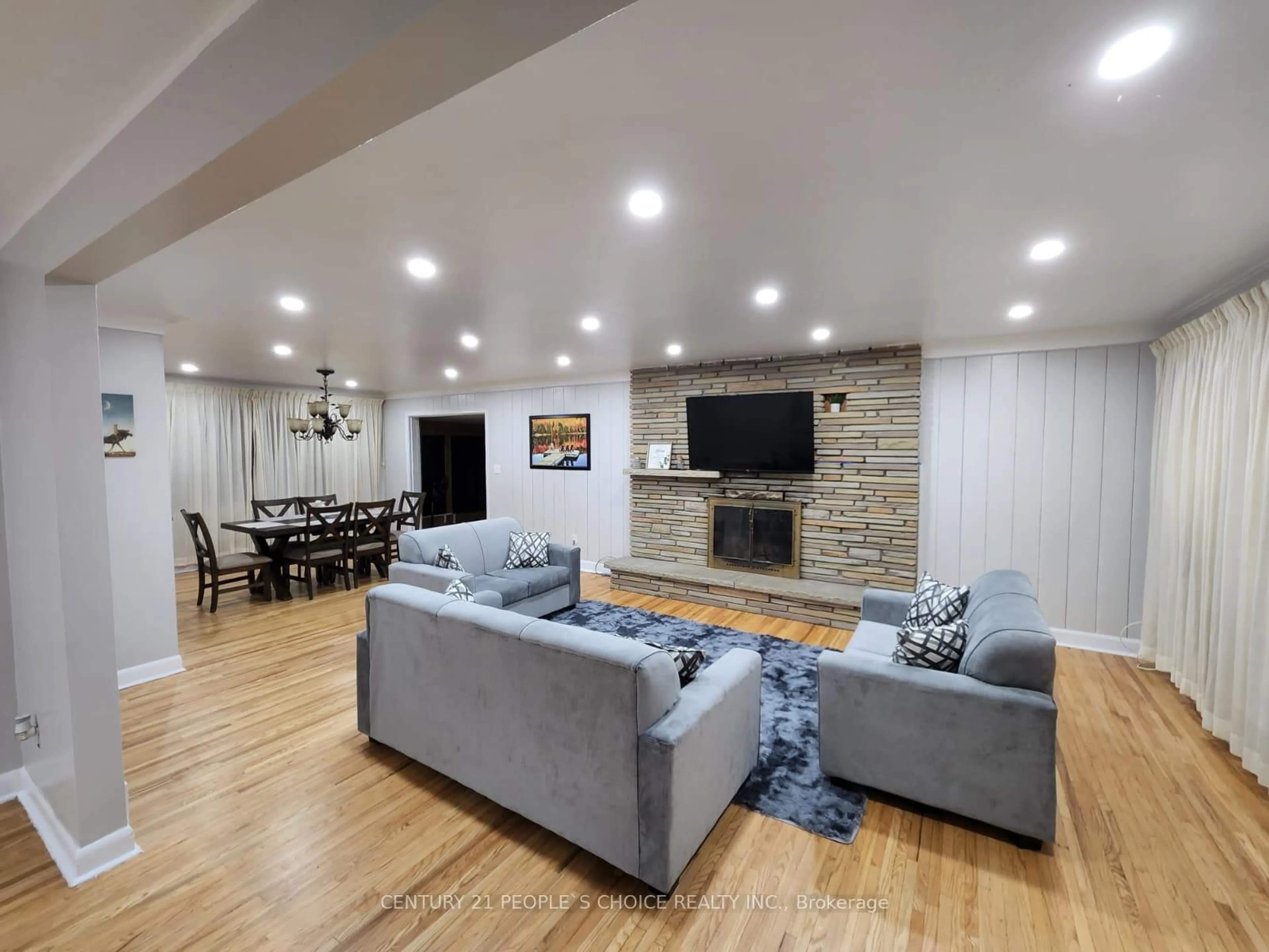 Living room with furniture, unknown for 1467 Niagara Pkwy, Fort Erie Ontario L2A 5M4